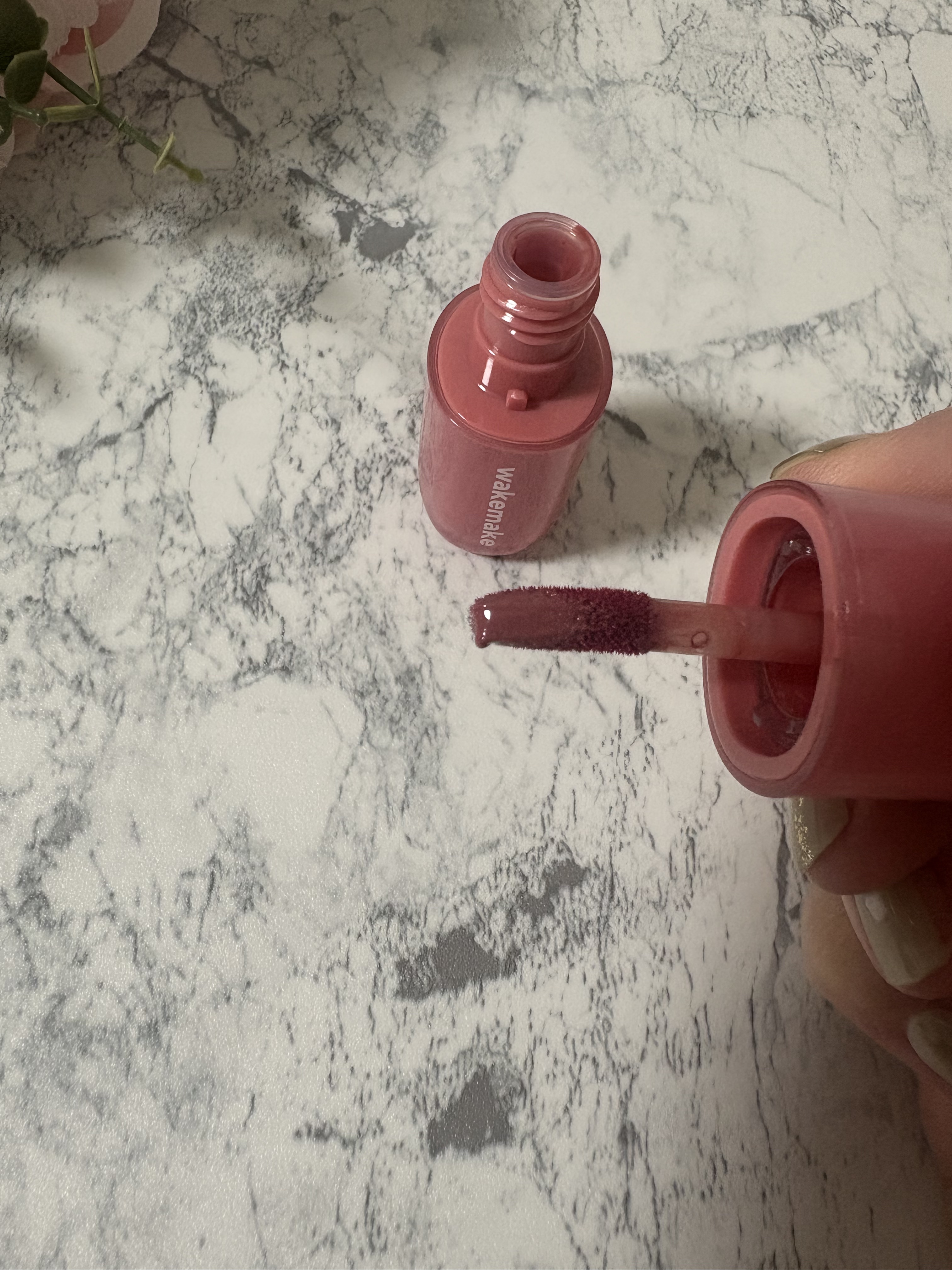 ウォータフルグロウティント 08 ロジスト/wakemake/リップティントを使ったクチコミ（3枚目）