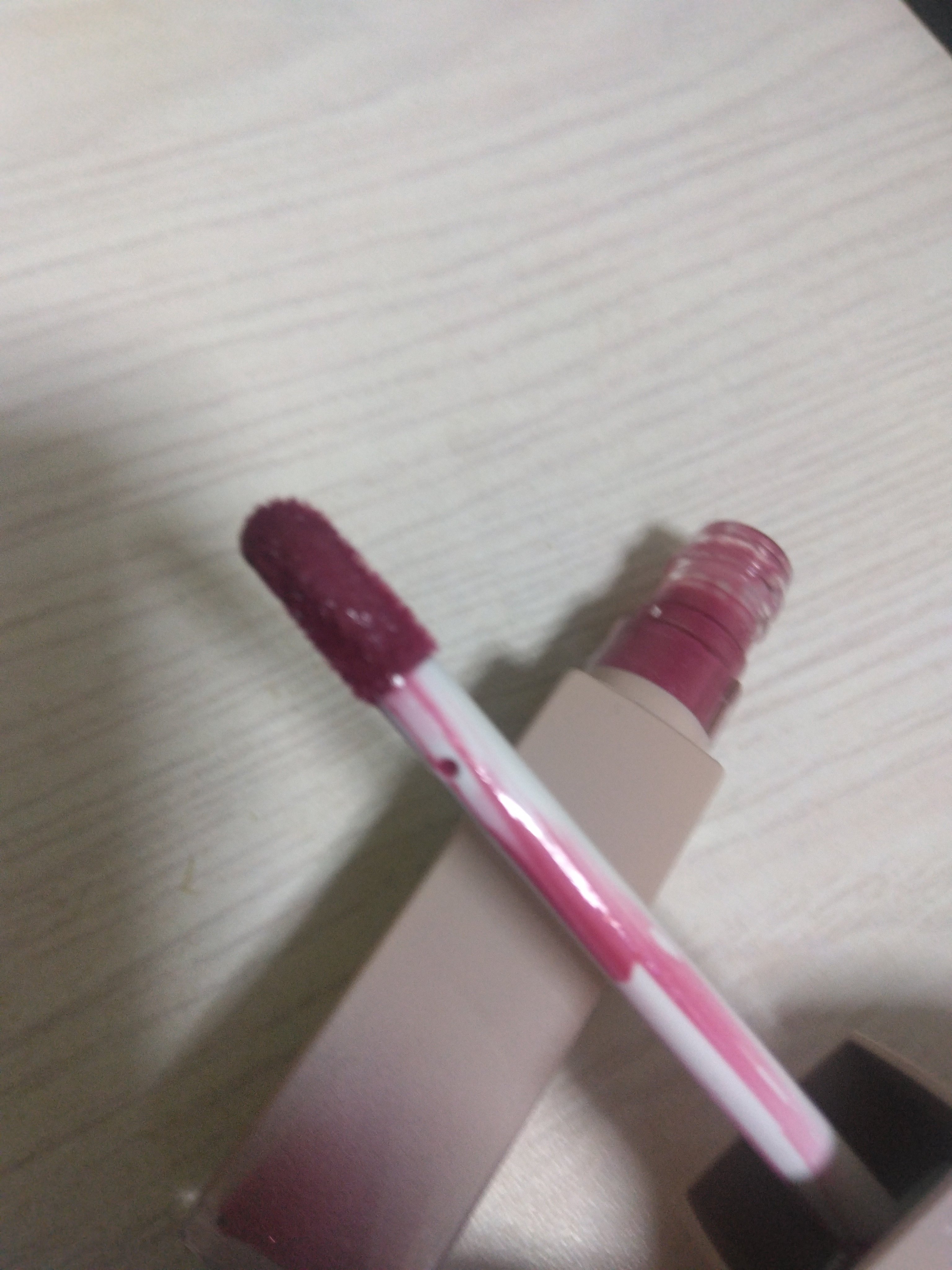 リップアーマー 11 強敵フローズンモーヴ/KiSS/口紅を使ったクチコミ（2枚目）