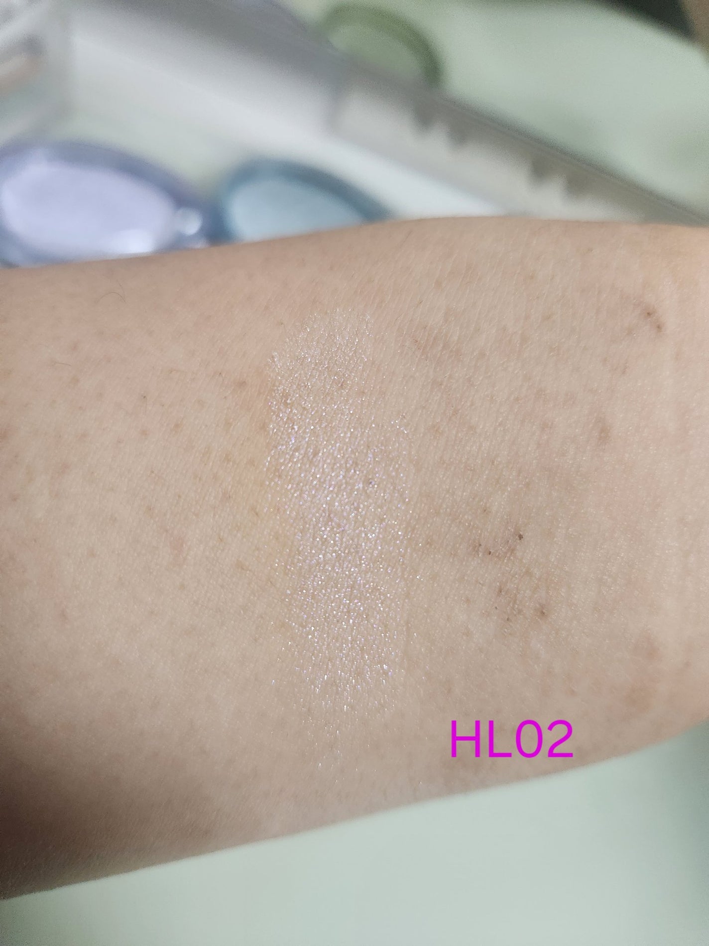 フィー グリッツストーンハイライター/fwee/パウダーハイライトを使ったクチコミ(3枚目)