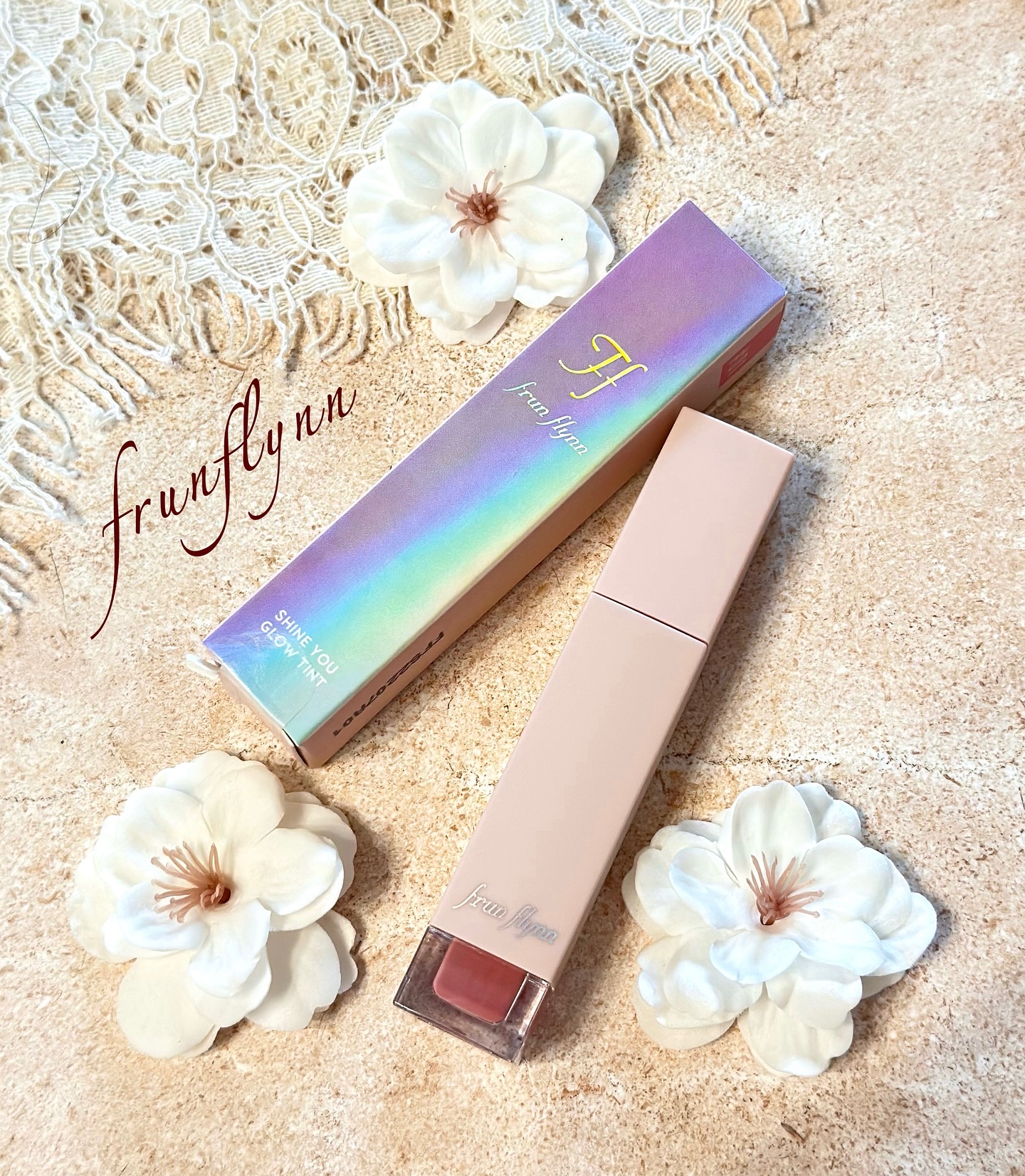 ❁⃘*.ﾟ 
 
 
フルンフリン 
グロスのようなうるつや感が可愛すぎる❣️
シャインユーグロウティント💗 
 

ピンクの絨毯はブルベ夏イエベ春 優勝カラー
肌なじみいいし 過去一好きな色見つけた～🙌🏻 
 

食事しても落ちにく