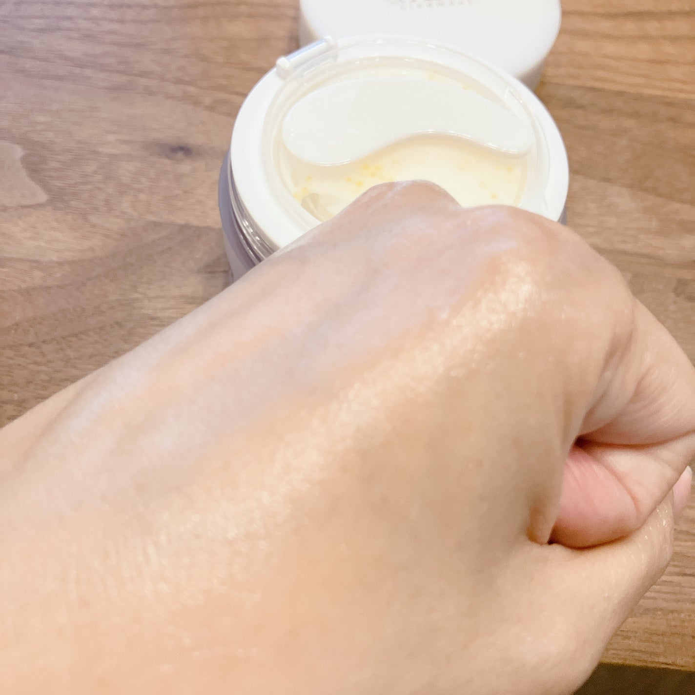 ビタトーニングカプセルクリーム/ダルバ/フェイスクリームを使ったクチコミ(3枚目)