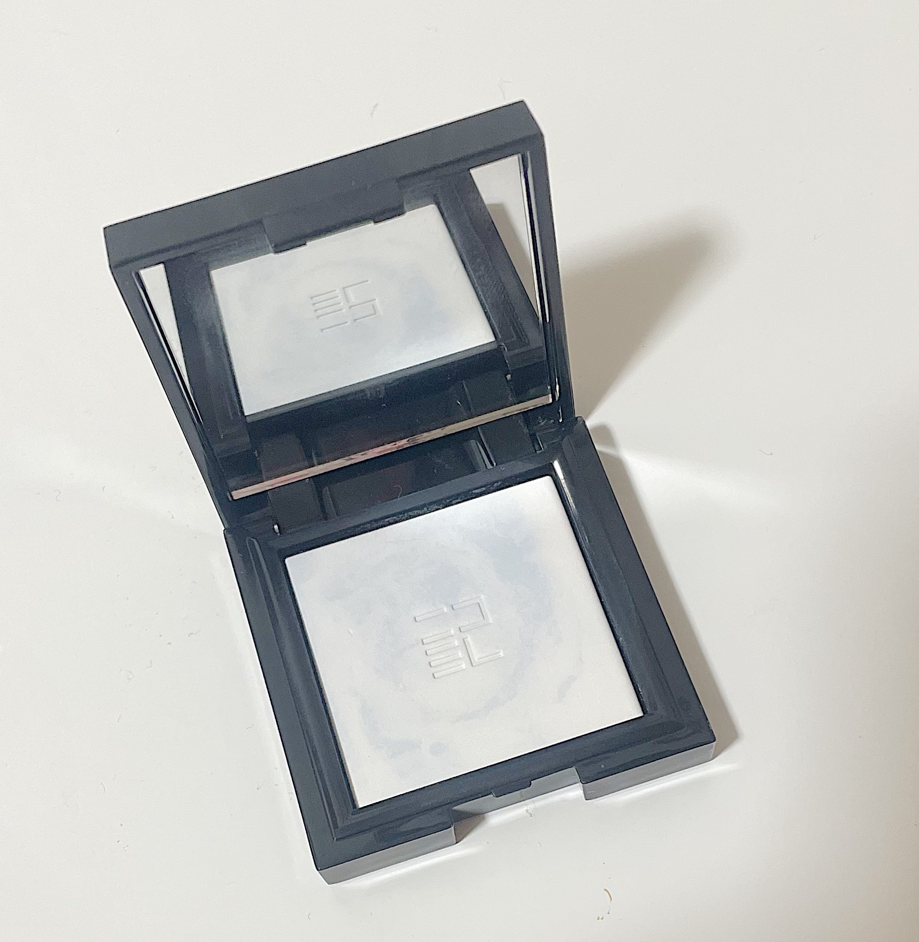 トランスルーシェント ブルーリング セッティング パウダー/PERFECT DIARY/プレストパウダーを使ったクチコミ（2枚目）