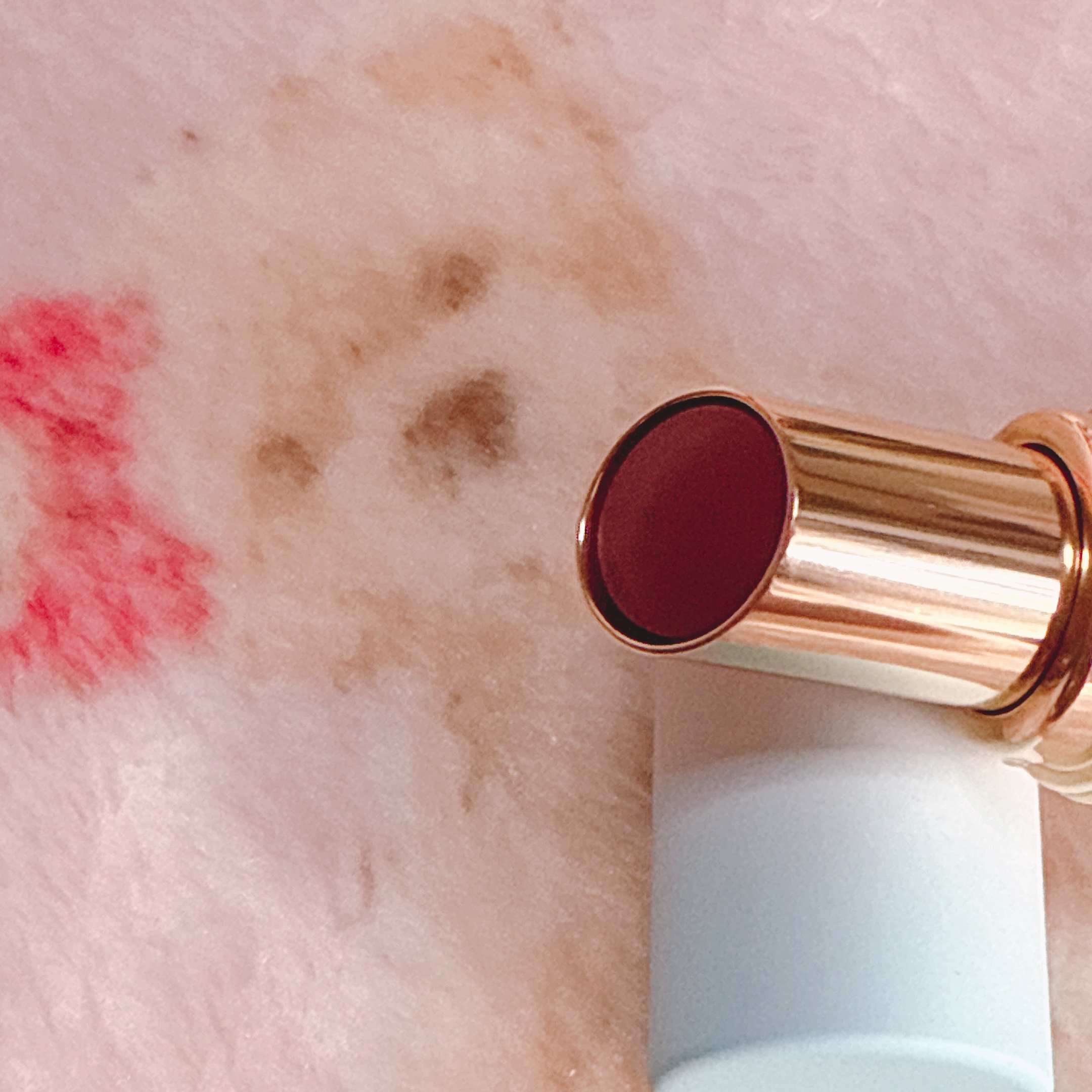 YSLラブシャイン キャンディ グロウ バーム NO.7B ヌード プレジャー＜コレクター＞/YVES SAINT LAURENT BEAUTE/口紅を使ったクチコミ（2枚目）