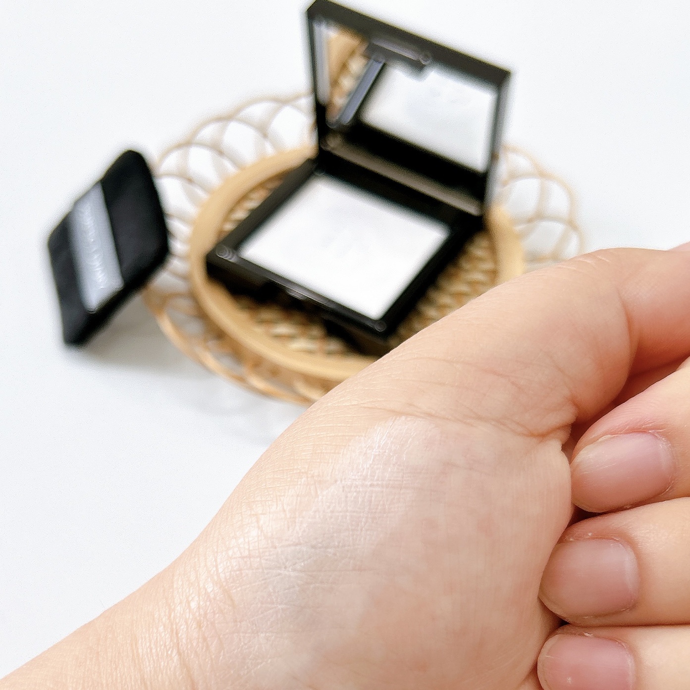 トランスルーシェント ブルーリング セッティング パウダー/PERFECT DIARY/プレストパウダーを使ったクチコミ（2枚目）