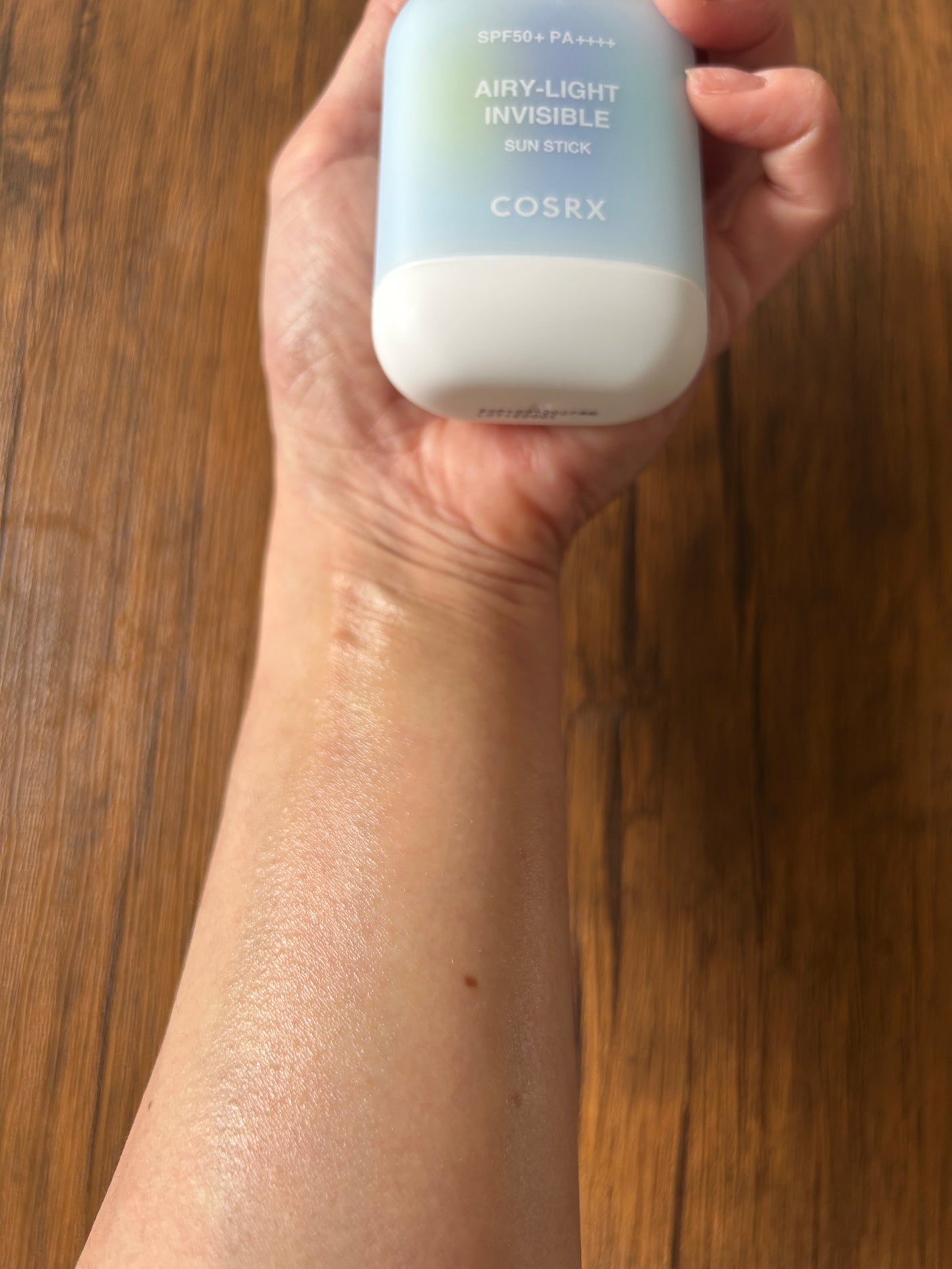 エアリーライト 透明UVスティック/COSRX/日焼け止めスティックを使ったクチコミ(4枚目)