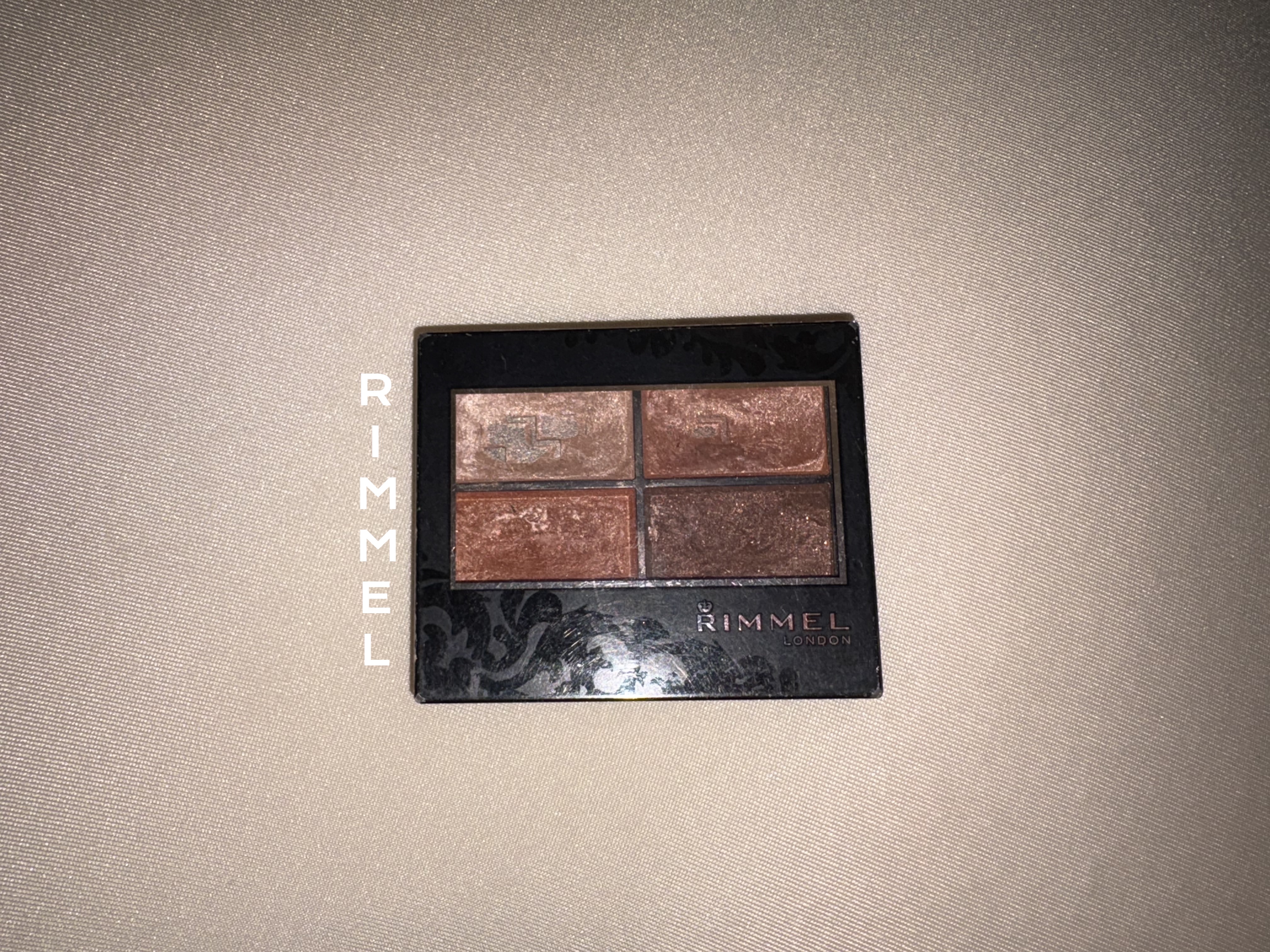 ロイヤルヴィンテージ アイズ/リンメル ロンドン/アイシャドウパレットを使ったクチコミ（1枚目）