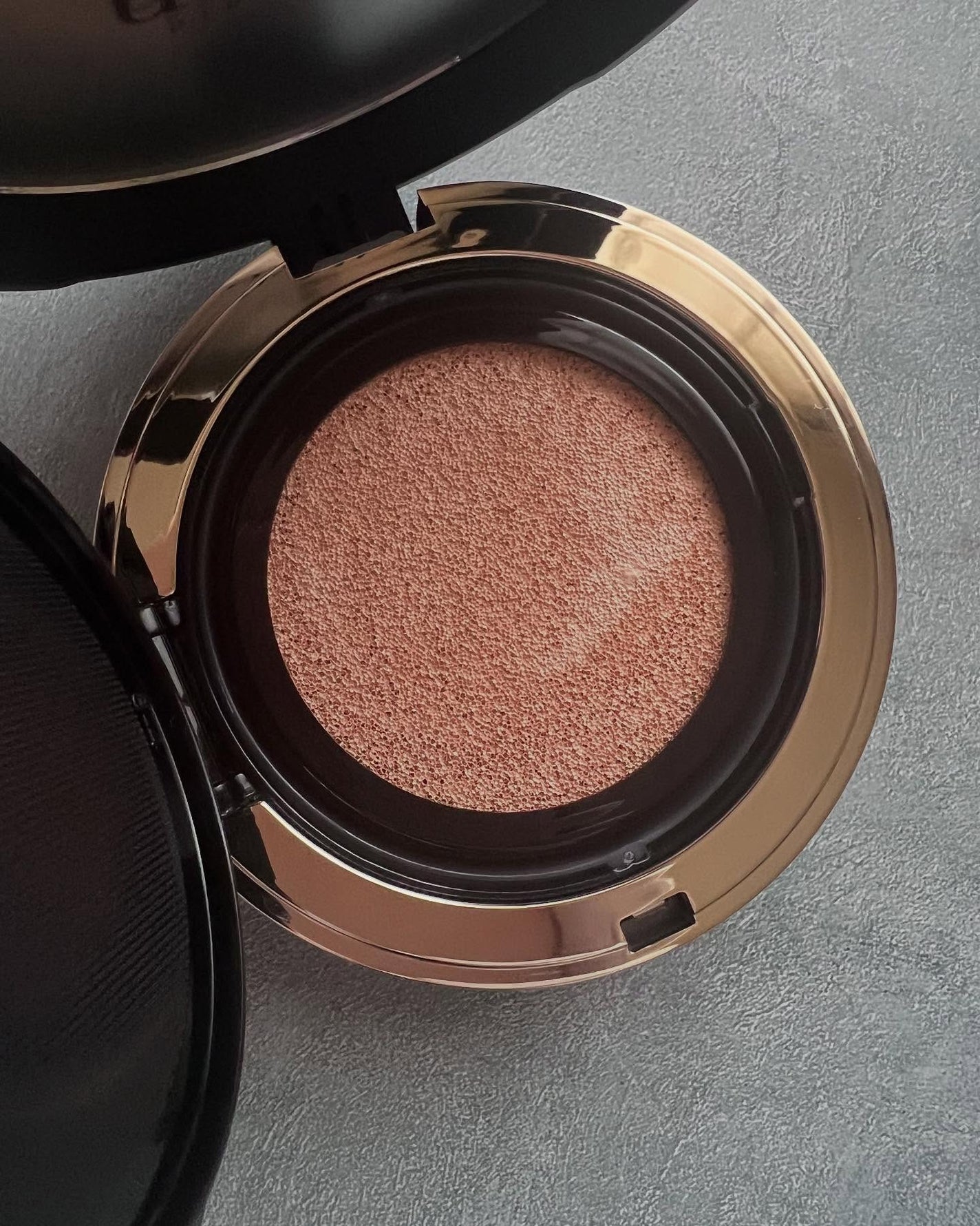 グロウフィットセラムカバークッション/ダルバ/クッションファンデーションを使ったクチコミ(2枚目)