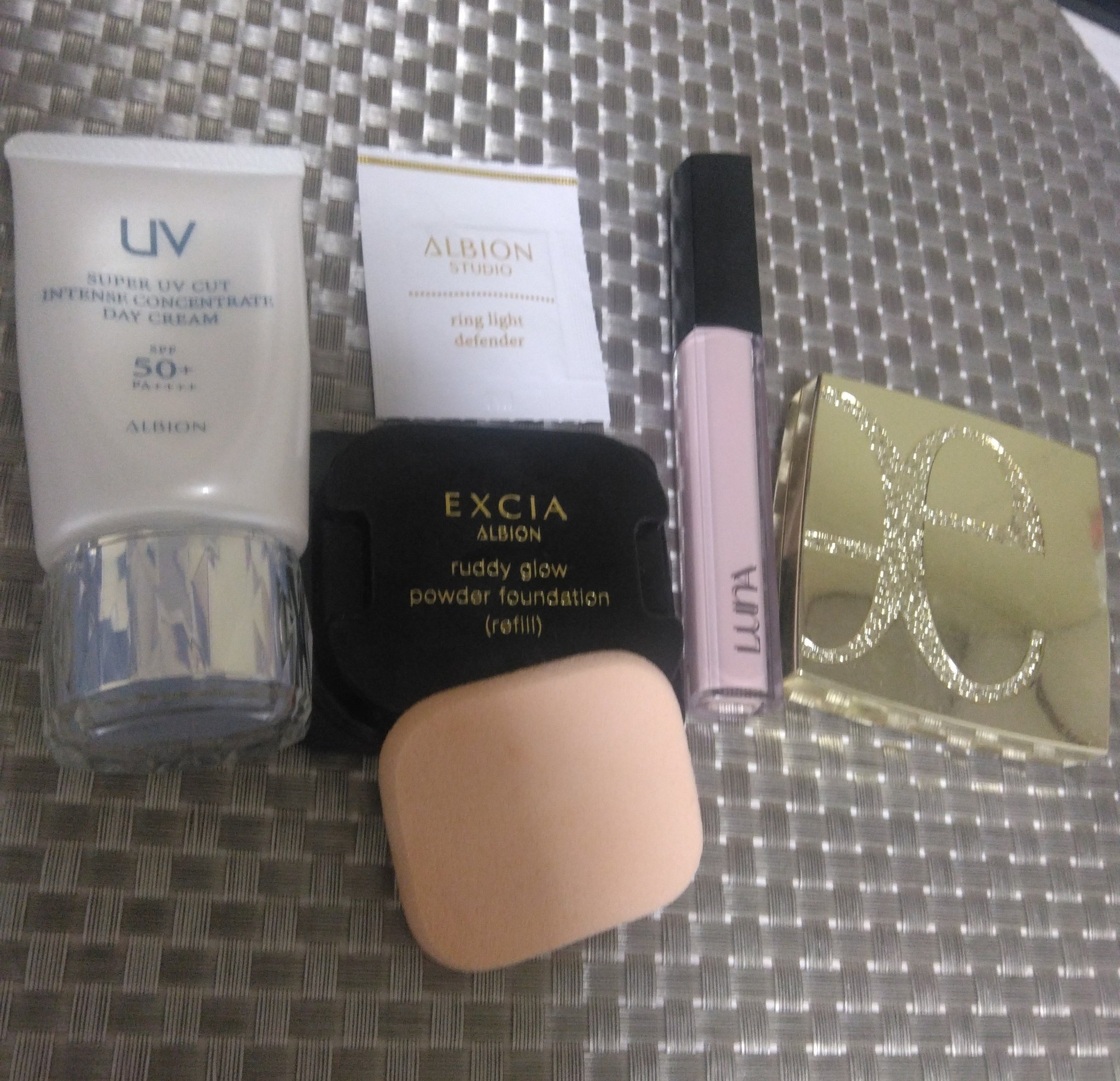 スーパー UV カット インテンスコンセントレート デイクリーム/ALBION/日焼け止めクリームを使ったクチコミ（1枚目）