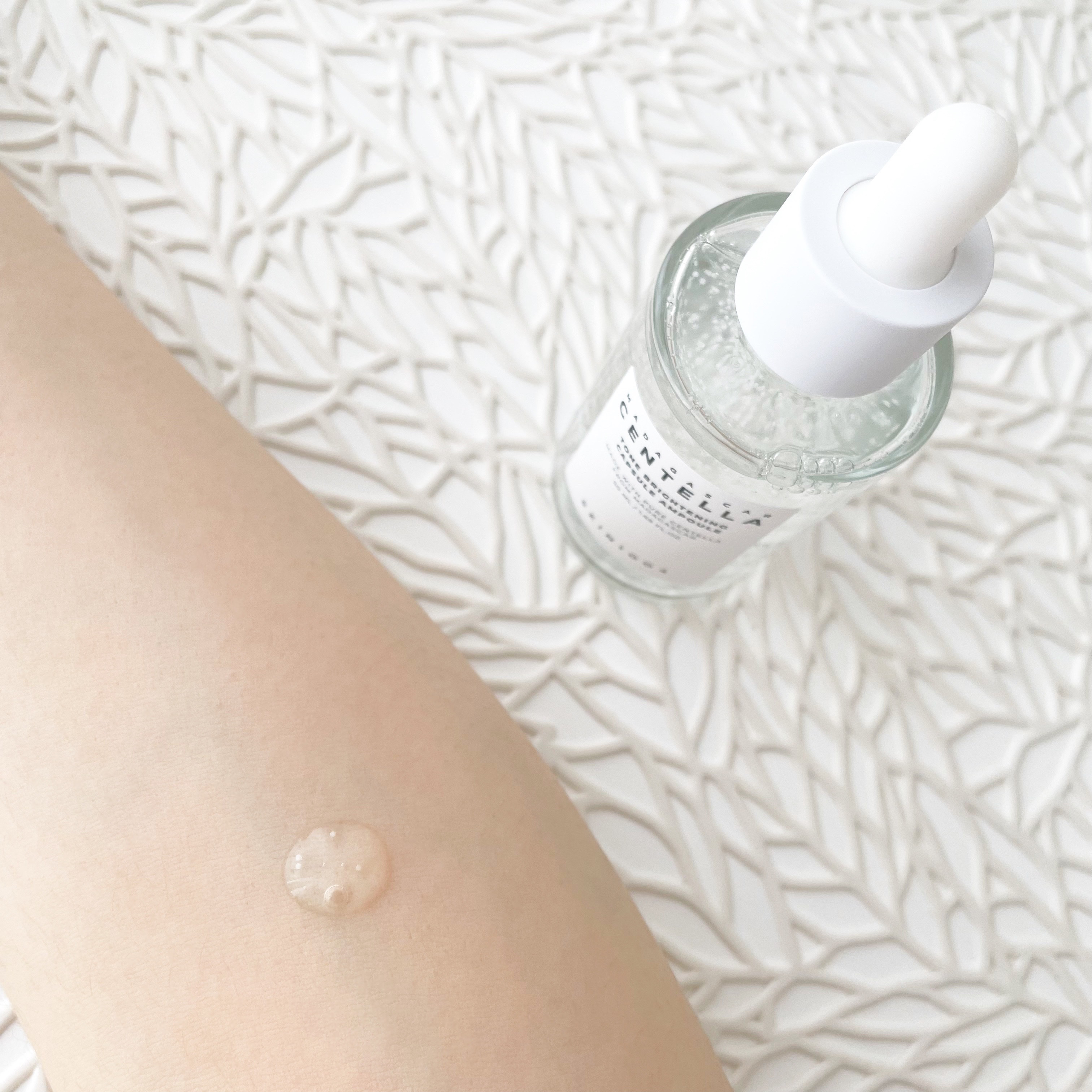 トーンブライトニング カプセルアンプル/SKIN1004/美容液を使ったクチコミ（3枚目）