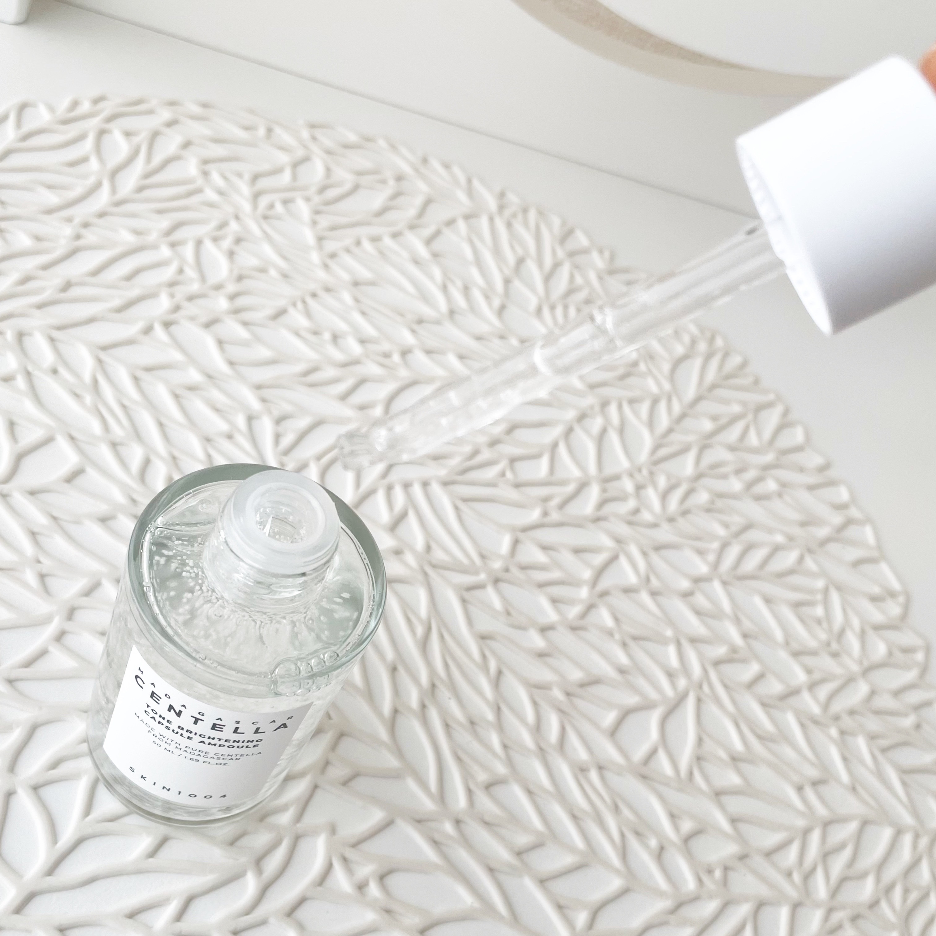 トーンブライトニング カプセルアンプル/SKIN1004/美容液を使ったクチコミ（2枚目）