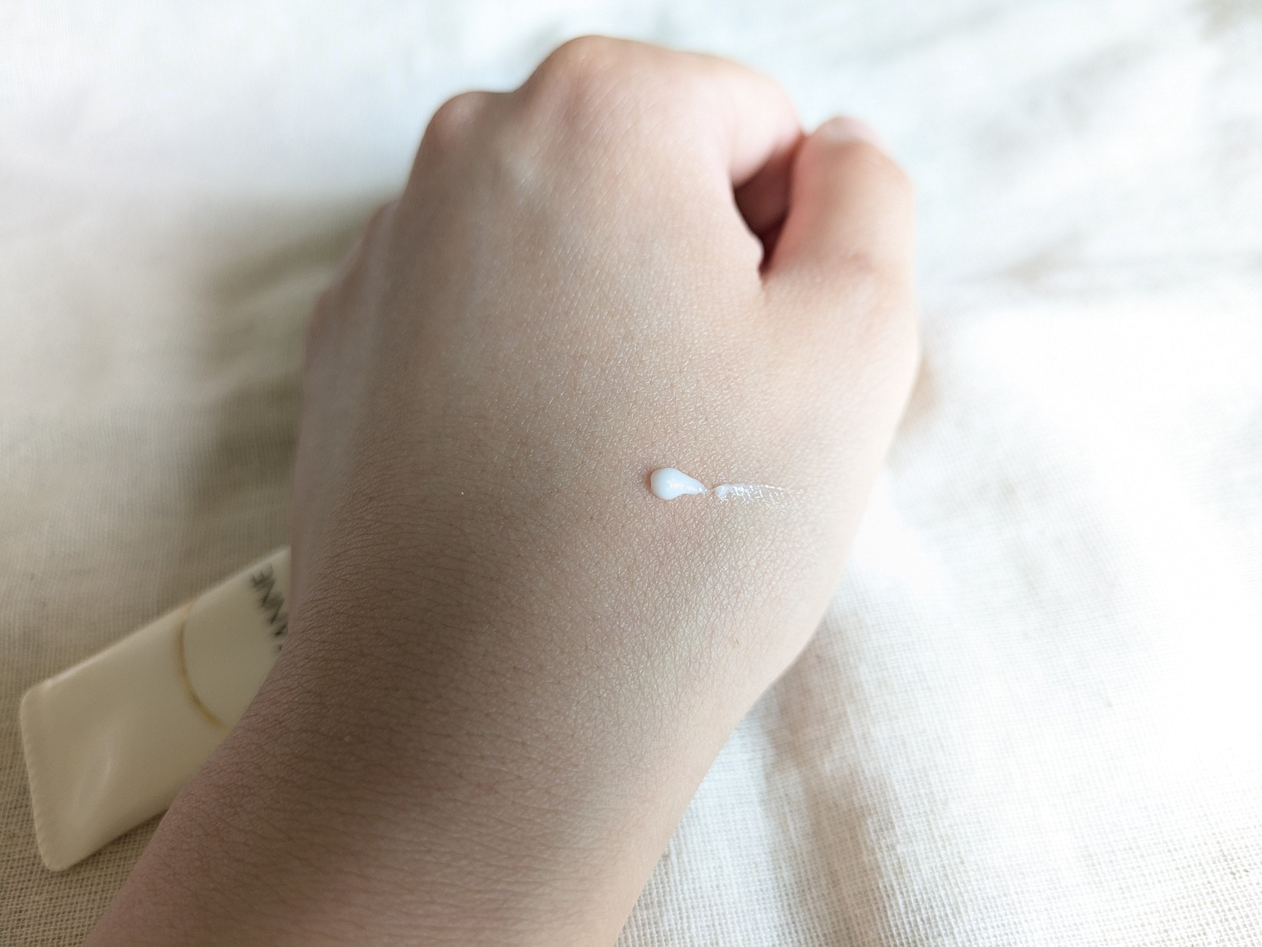 リンクルホワイトアイクリーム/CEZANNE/アイケア・アイクリームを使ったクチコミ（3枚目）