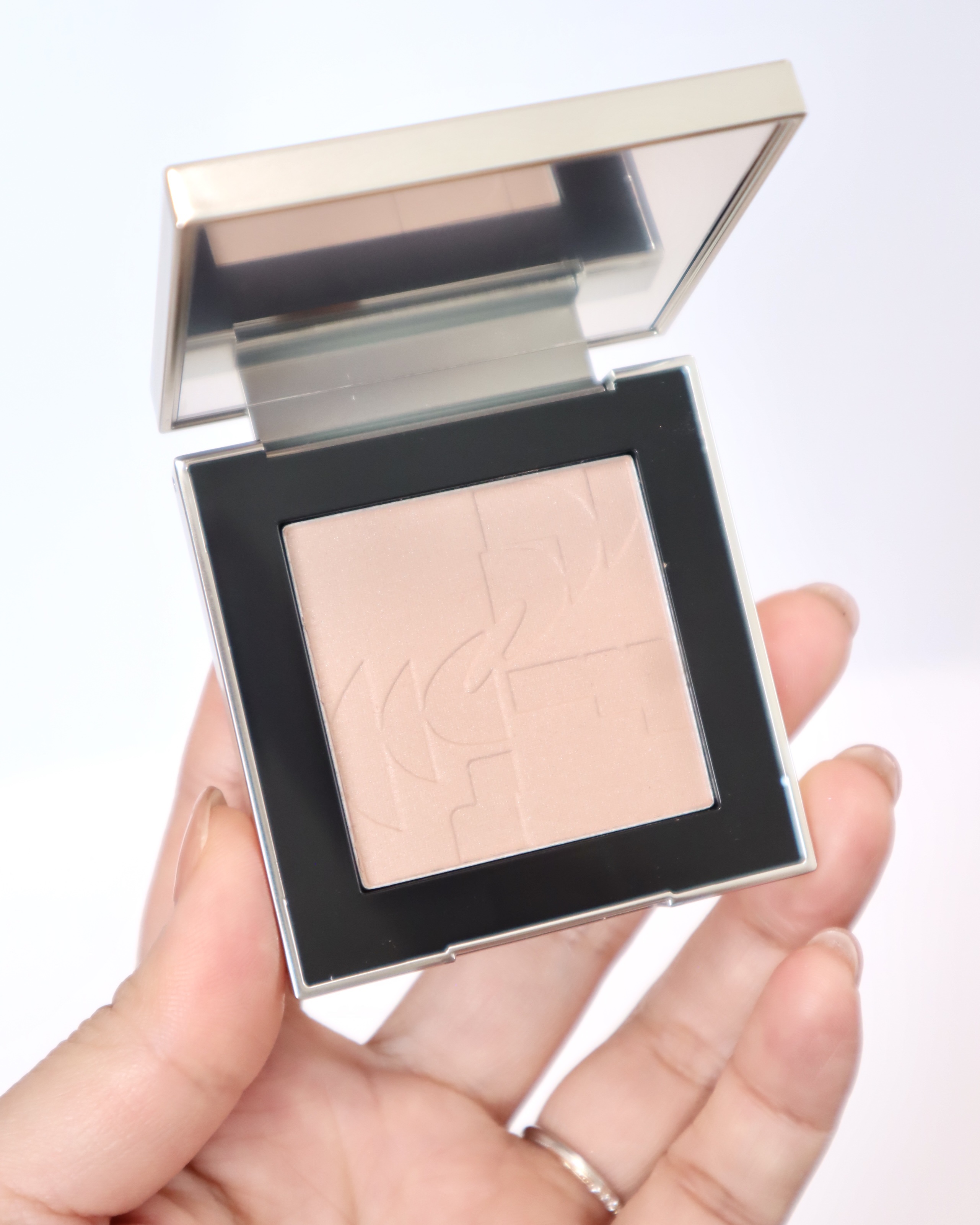 オールオーバーフェイスブラッシュ/TWO SLASH FOUR/パウダーチークを使ったクチコミ（2枚目）