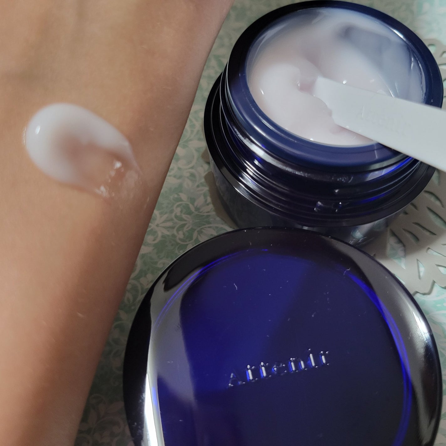 アテニア ミッドナイトモイスチャライザー/アテニア/フェイスクリームを使ったクチコミ(6枚目)