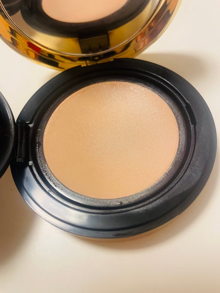 ラディアント タッチ グロウパクト B10 コレクター/YVES SAINT LAURENT BEAUTE/クッションファンデーションの画像