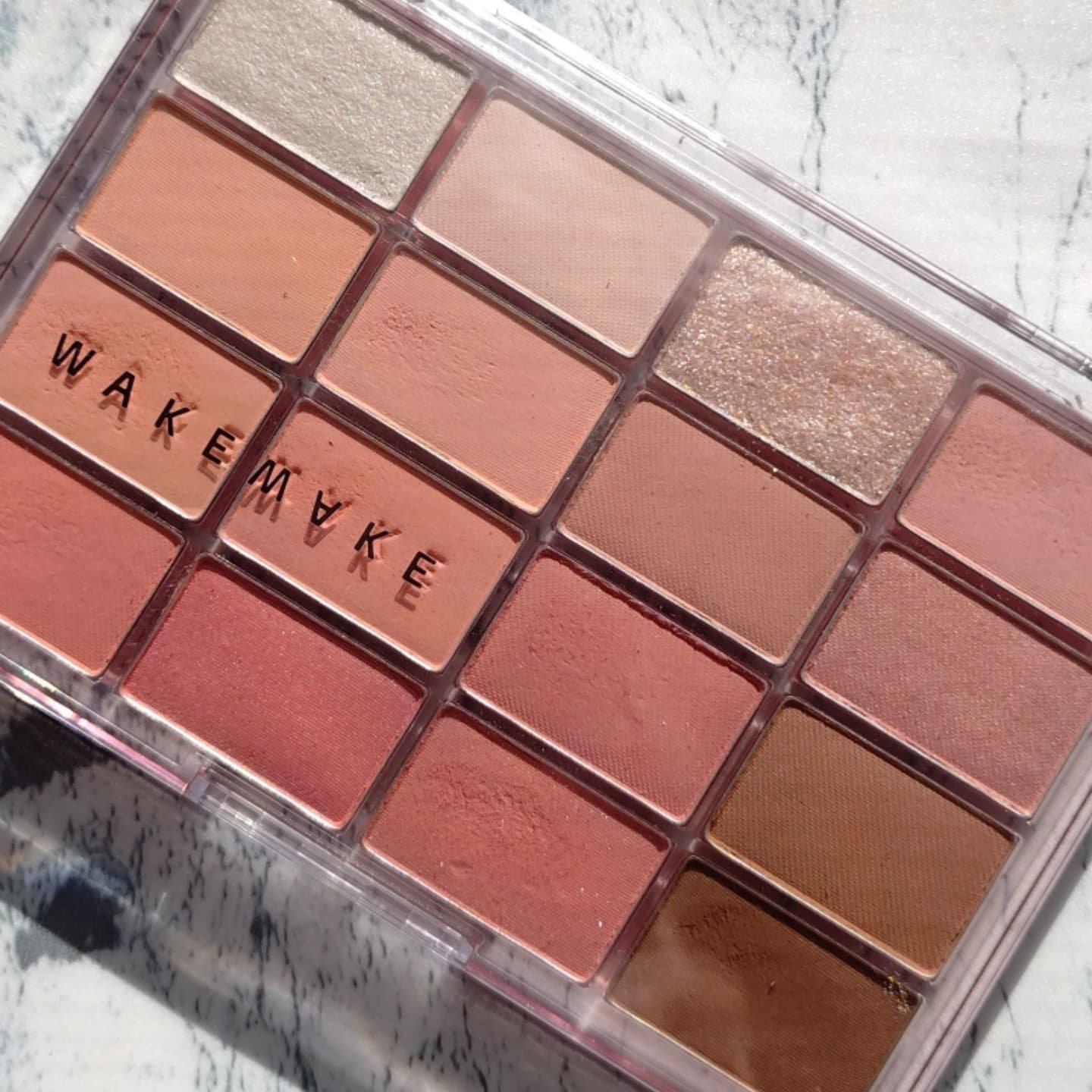 ソフトブラーリングアイパレット/wakemake/アイシャドウパレットを使ったクチコミ（3枚目）