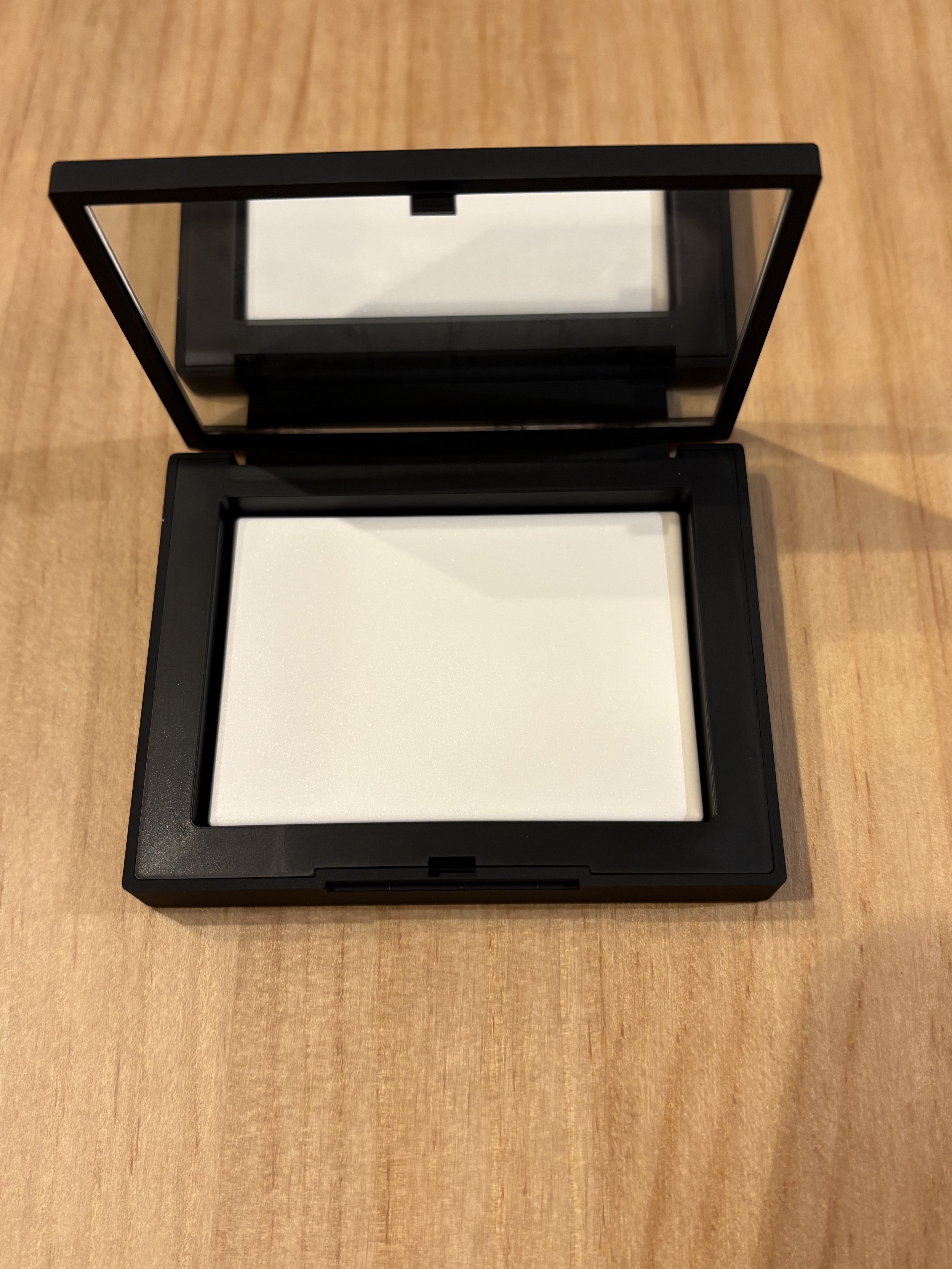 ライトリフレクティングセッティングパウダー　プレスト　N/NARS/プレストパウダーを使ったクチコミ（2枚目）