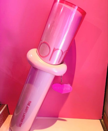 しのち☀️ on LIPS 「みなさま〜ロムアンドのピンクオフィスに行ってみない?さっそく行..」(4枚目)