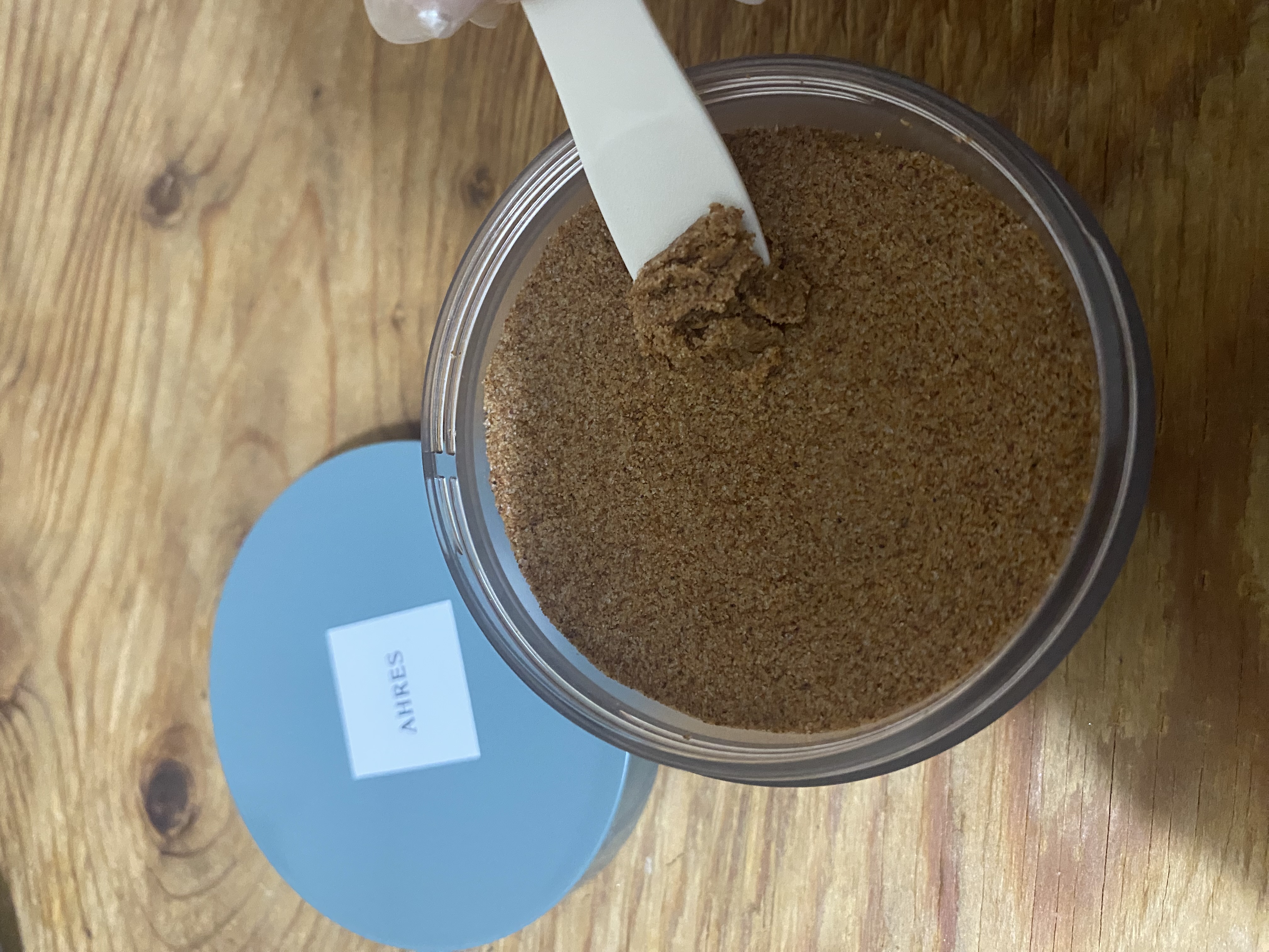 フェイススクラブ ブラッシャー VG/アーレス/スクラブ・ゴマージュを使ったクチコミ（2枚目）