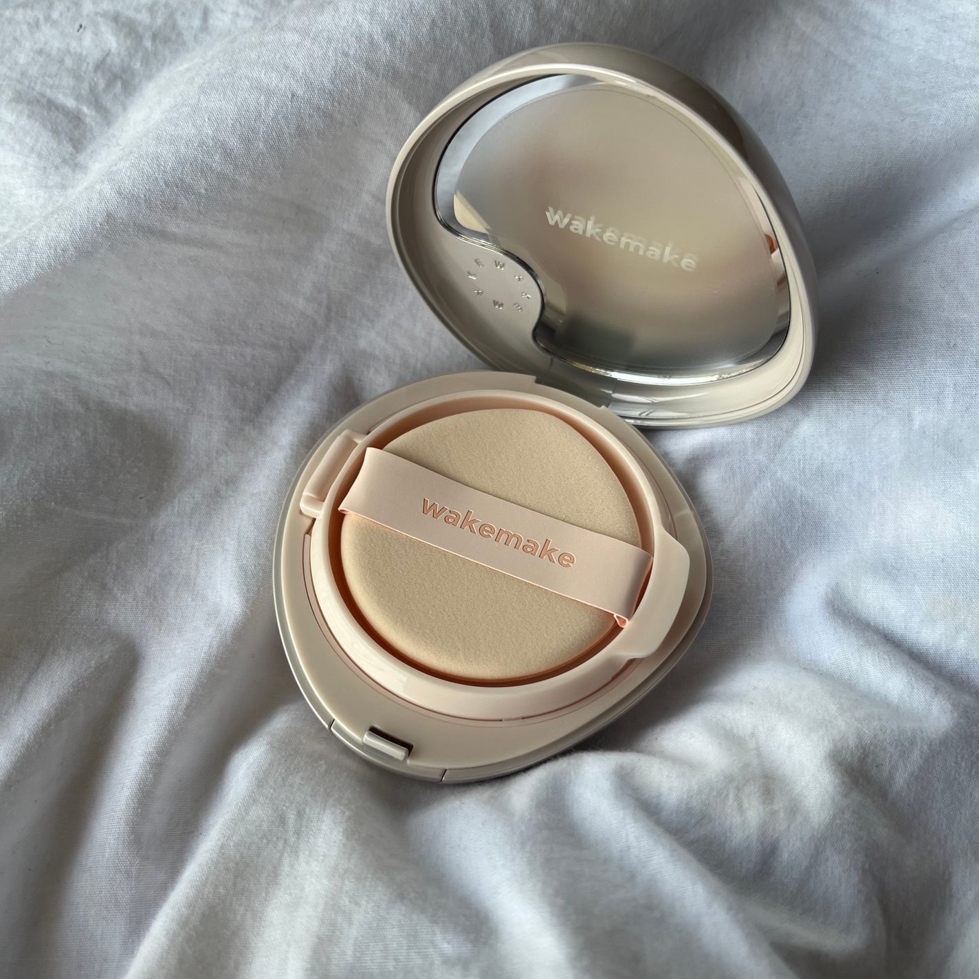 ウォーターグロウコーティングバーム/wakemake/クリーム・エマルジョンファンデーションを使ったクチコミ(2枚目)