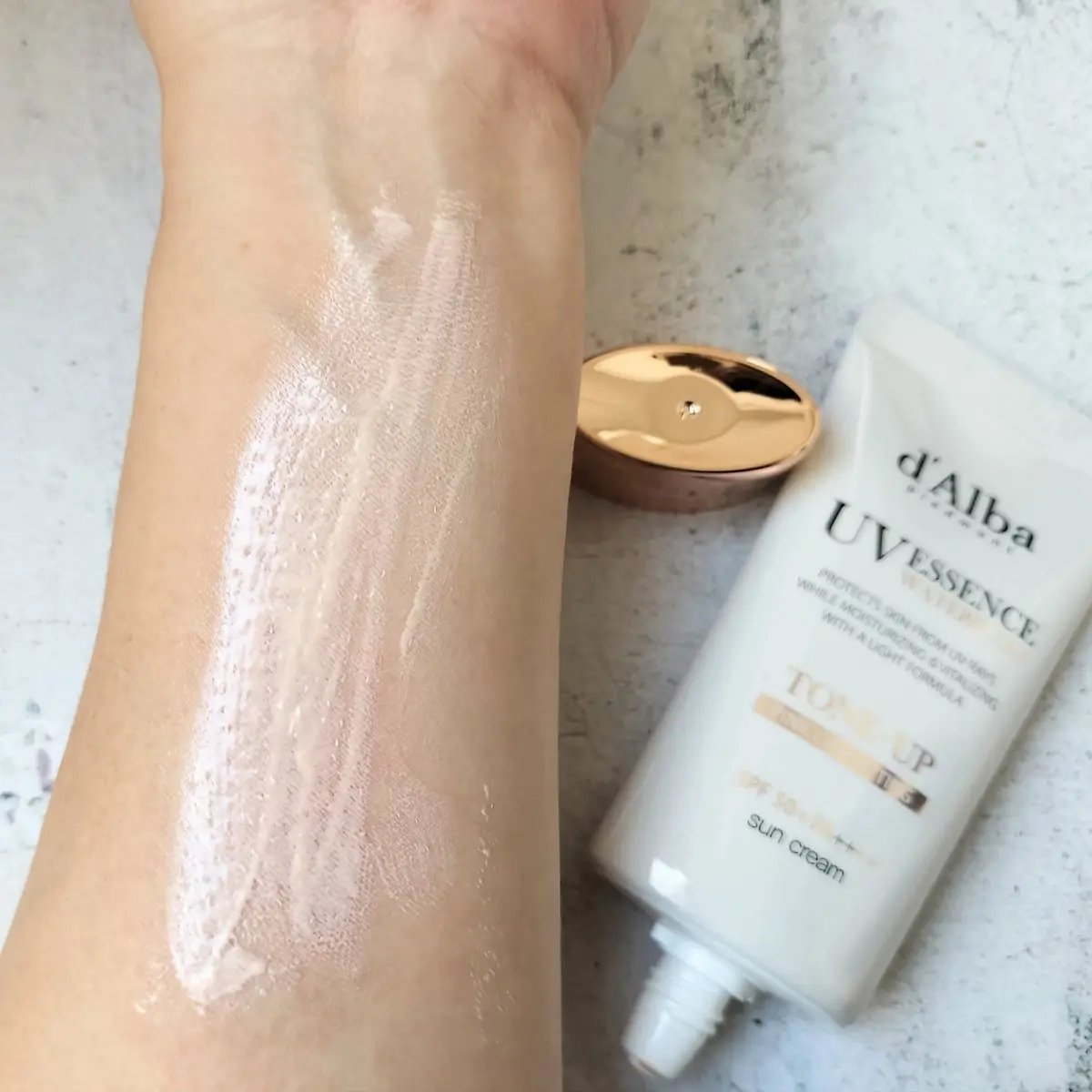ウォータフルトーンアップサンクリーム/ダルバ/日焼け止めクリームを使ったクチコミ（3枚目）