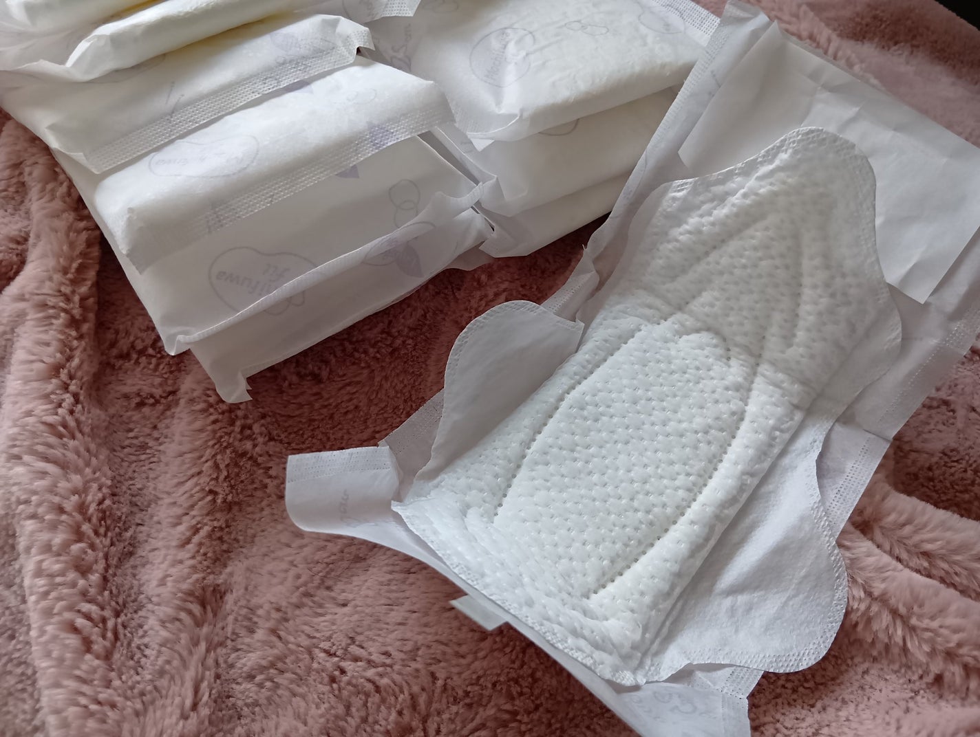 ロリエ もちふわ fit 25cm 羽つき 14コ入 (医薬部外品 )/ロリエ/ナプキンを使ったクチコミ(6枚目)