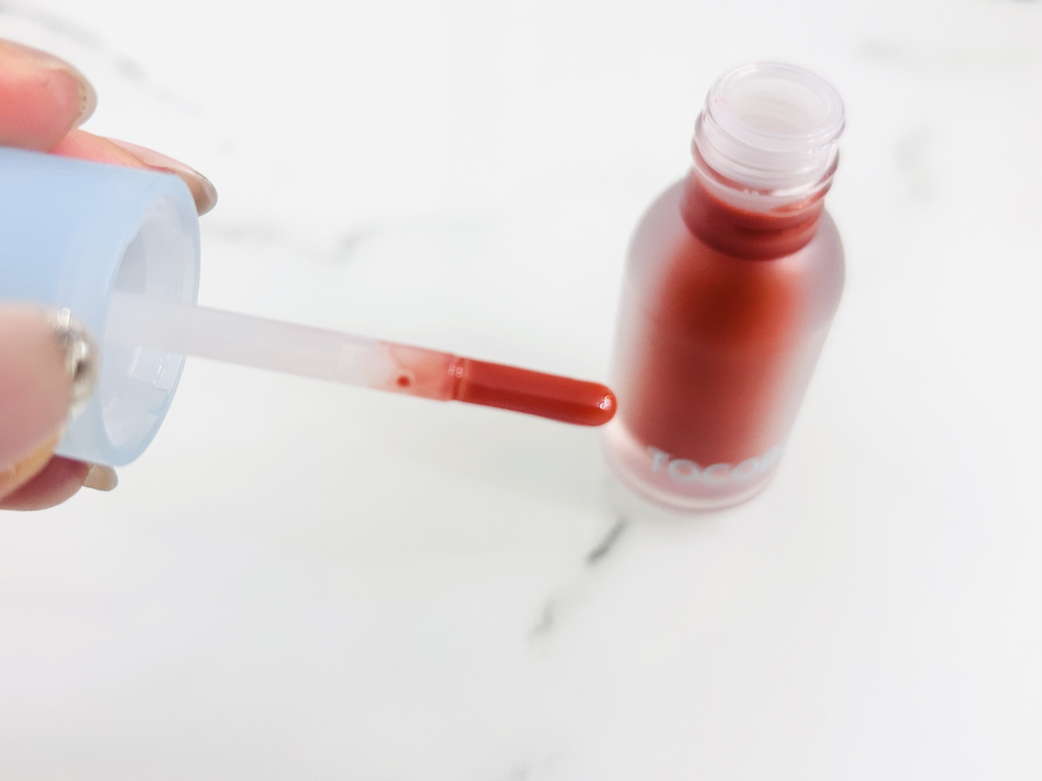 ジューシーベリープランピングリップオイル/TOCOBO/リップグロスを使ったクチコミ（2枚目）