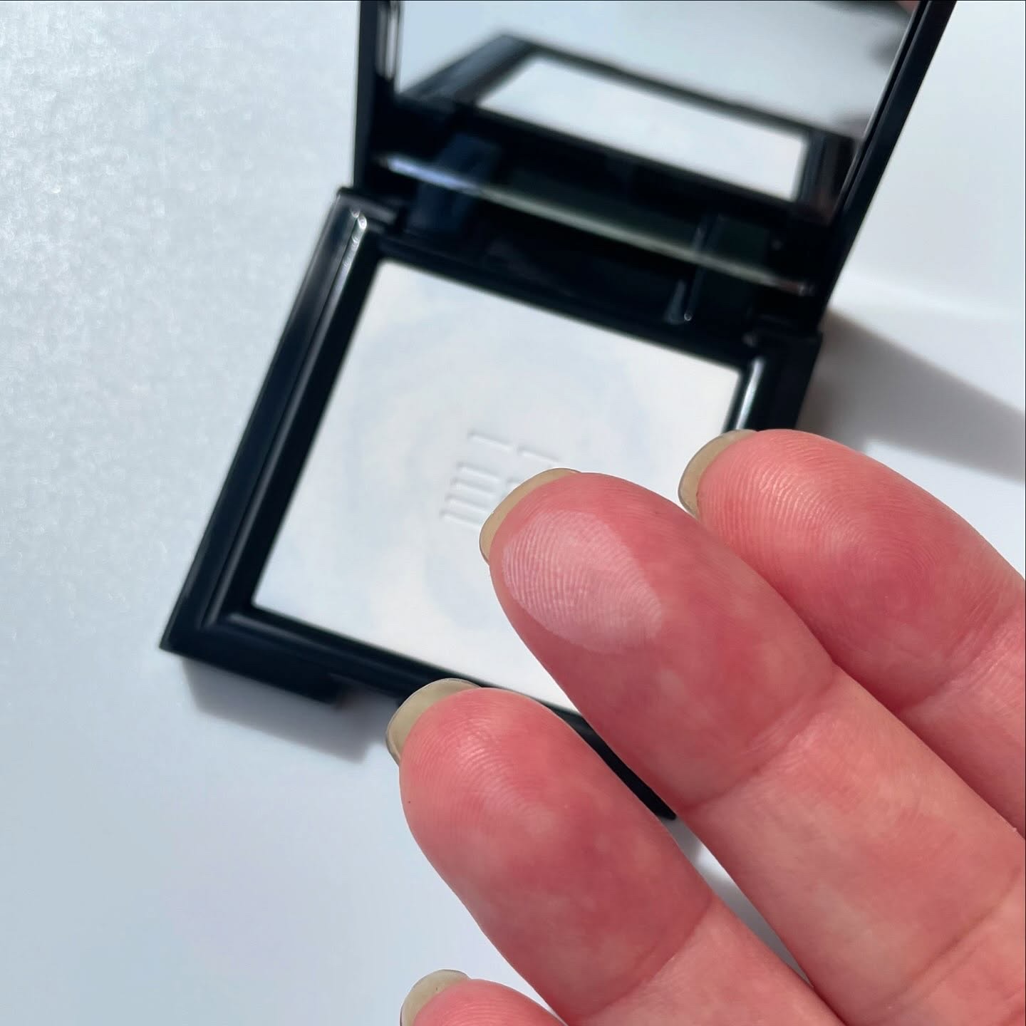 トランスルーシェント ブルーリング セッティング パウダー/PERFECT DIARY/プレストパウダーを使ったクチコミ（3枚目）