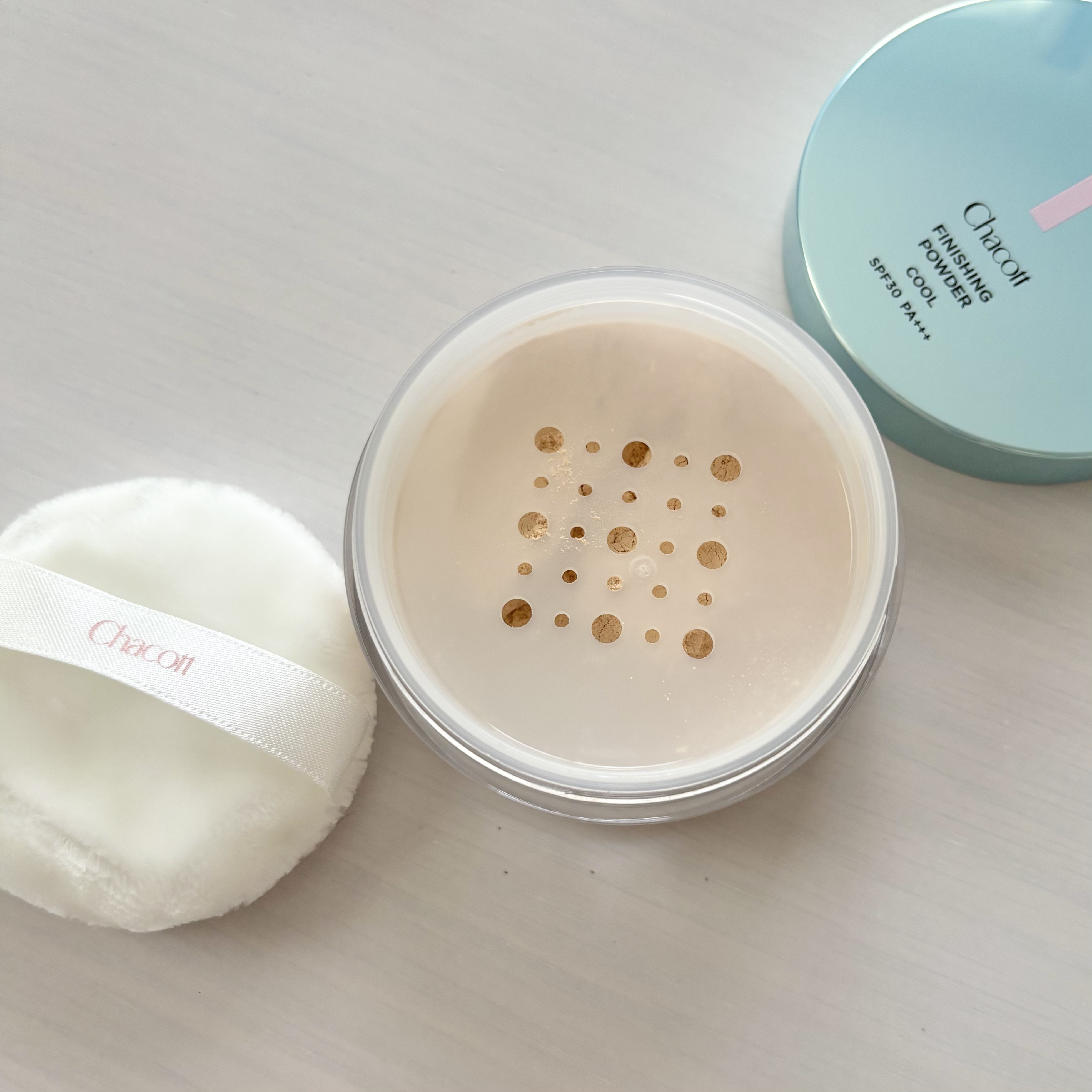 フィニッシングUVパウダー クール/チャコット・コスメティクス/ルースパウダーを使ったクチコミ（3枚目）