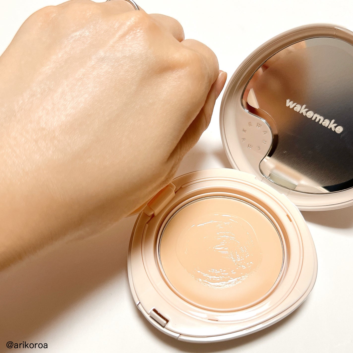 ウォーターグロウコーティングバーム/wakemake/クリーム・エマルジョンファンデーションを使ったクチコミ(4枚目)