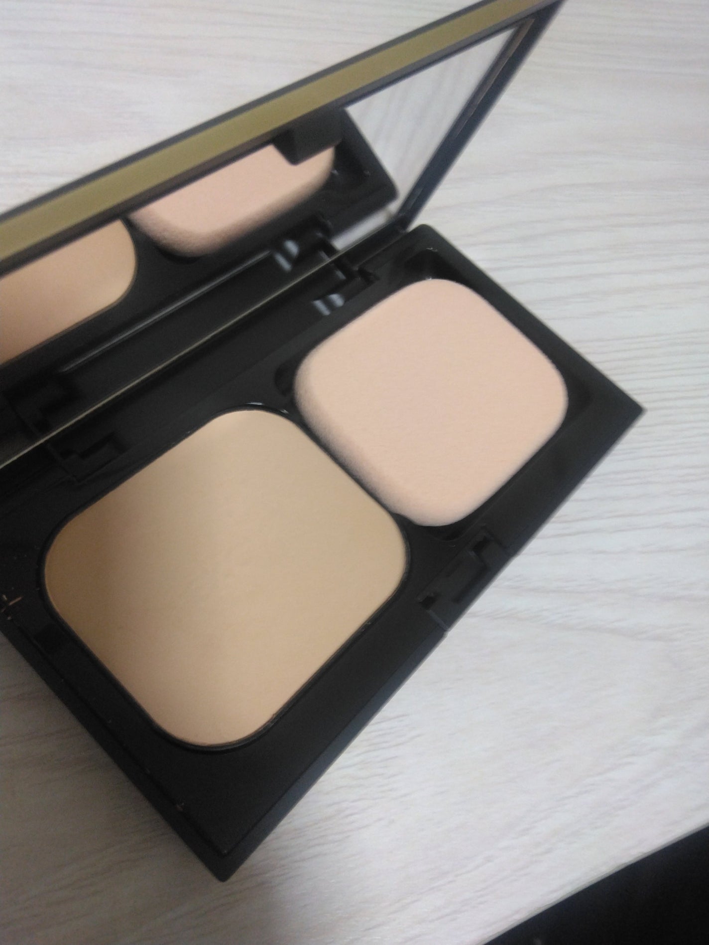 エクシア ラディグロウ パウダー ファンデーション/ALBION/パウダーファンデーションを使ったクチコミ(3枚目)