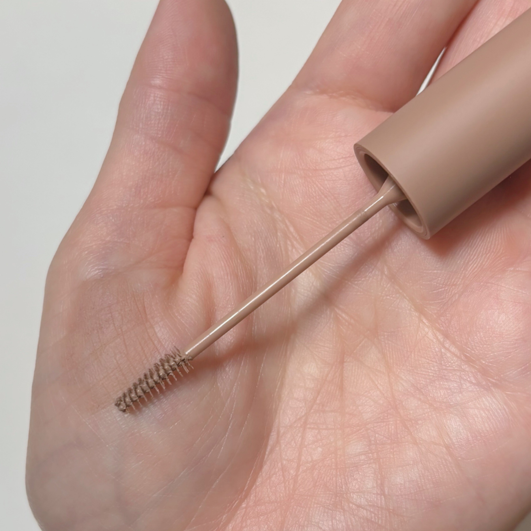 ラカ ピクシーブロウカラ 02 ウッドブラウン/Laka/眉マスカラを使ったクチコミ（2枚目）