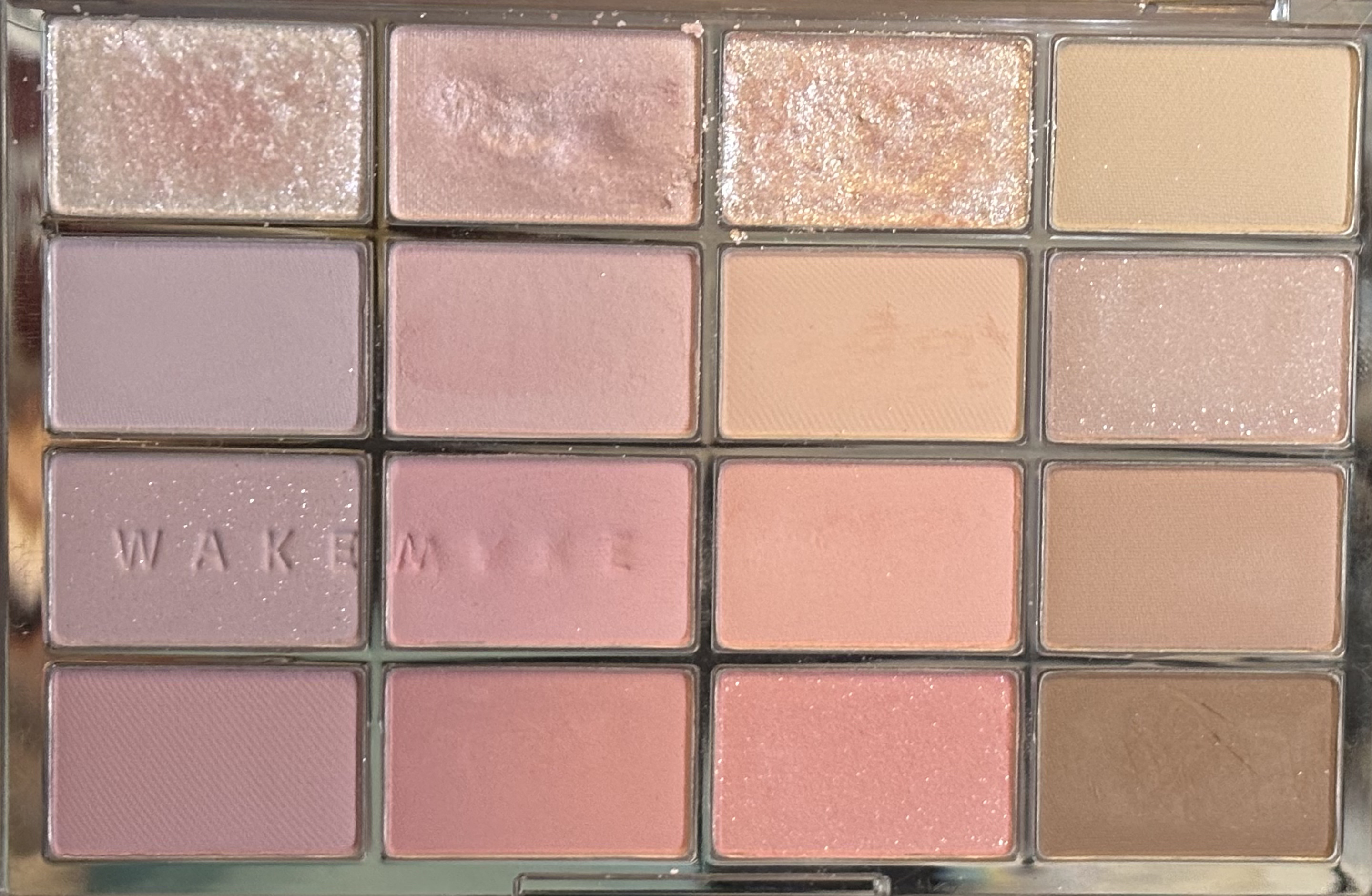 ソフトブラーリングアイパレット/wakemake/アイシャドウパレットを使ったクチコミ（2枚目）