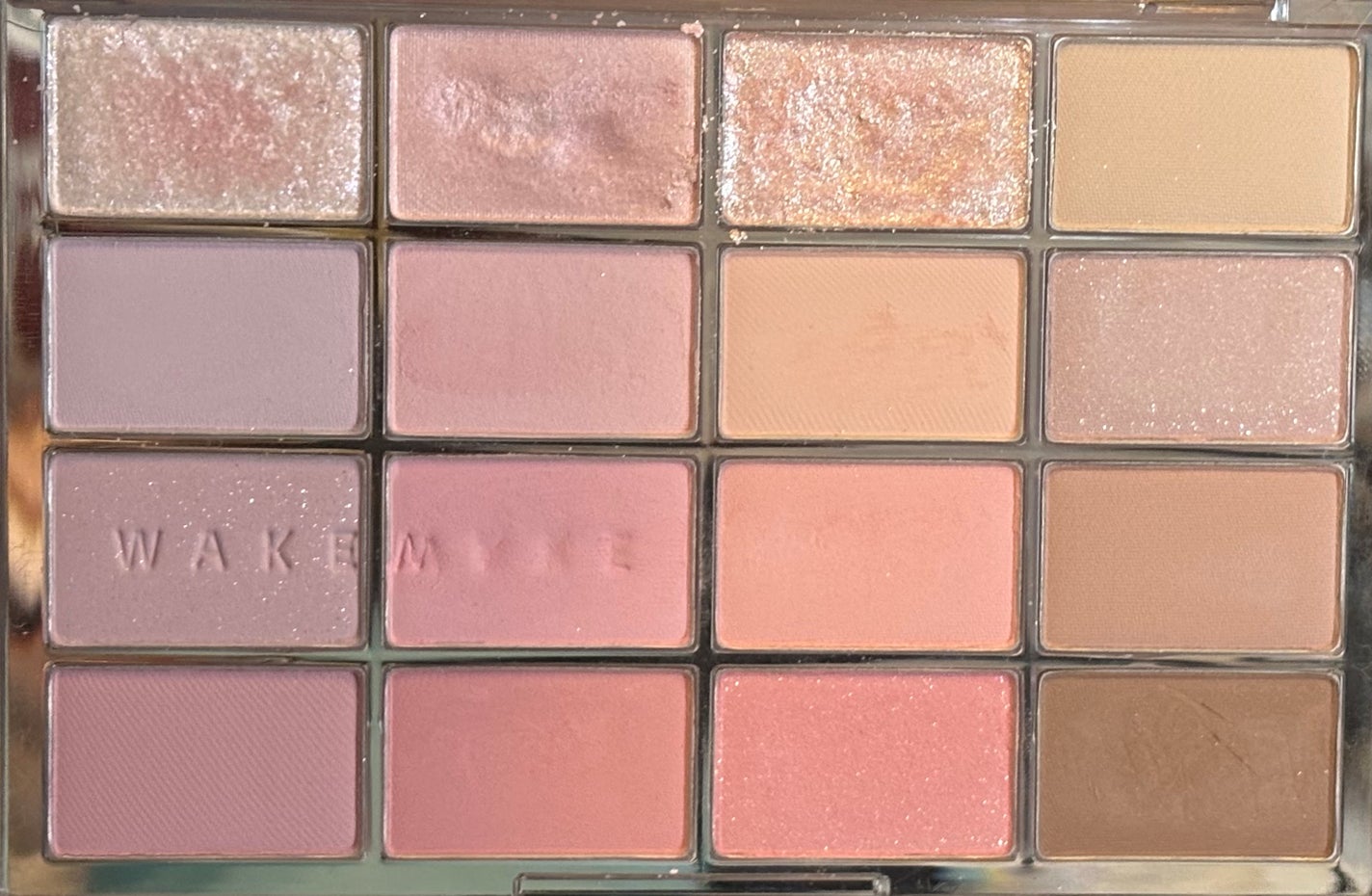 ソフトブラーリングアイパレット/wakemake/アイシャドウパレットを使ったクチコミ(2枚目)