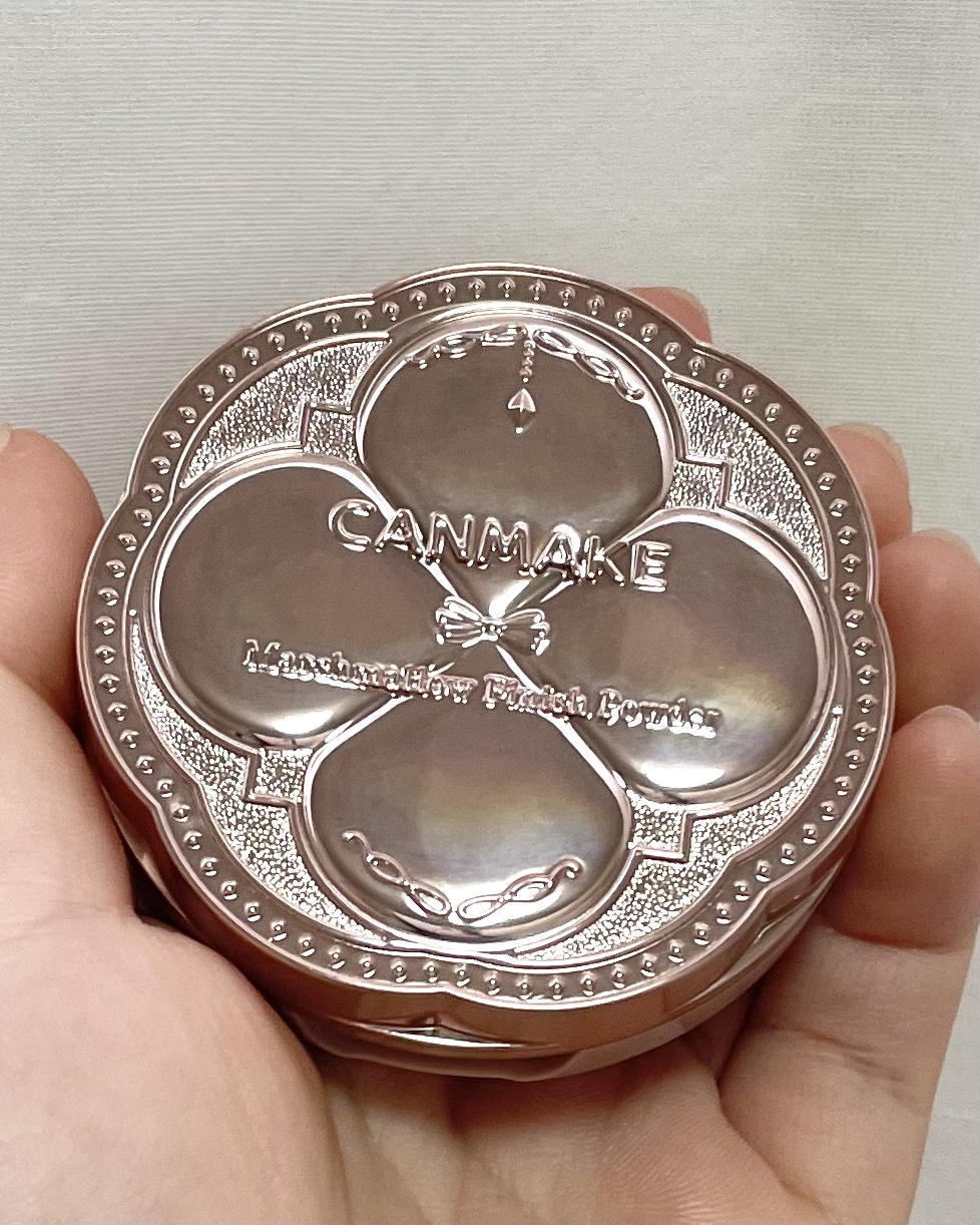 マシュマロフィニッシュパウダー mini MI マットアイボリーオークル/キャンメイク/フェイスパウダーを使ったクチコミ（2枚目）