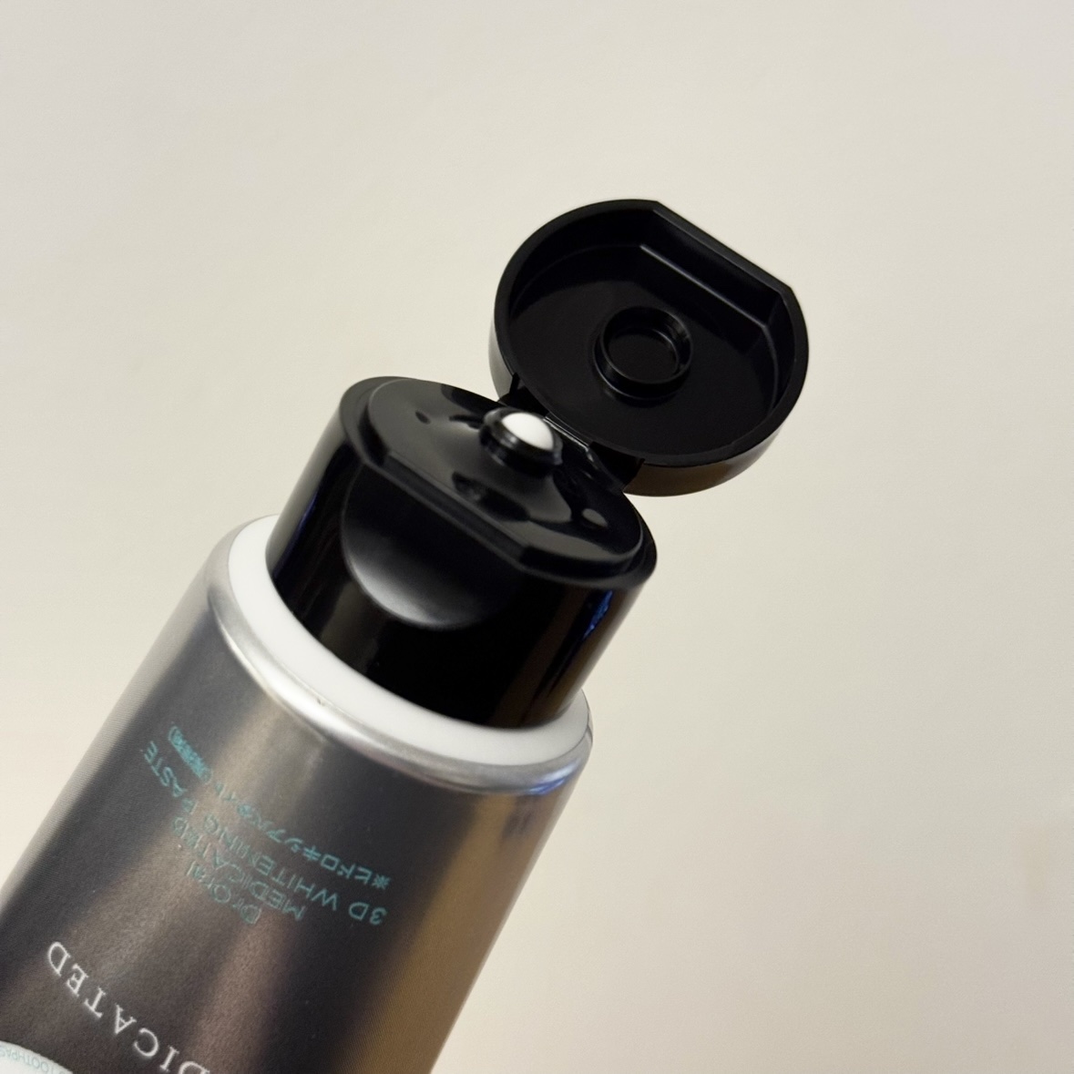 Dr.Oral Dr.オーラル 薬用3Dホワイトニングペーストのクチコミ「┈┈┈┈┈┈┈┈┈┈

Dr.Oral

薬用３Dホワイトニングペースト　90g

┈┈┈┈┈.....」（2枚目）