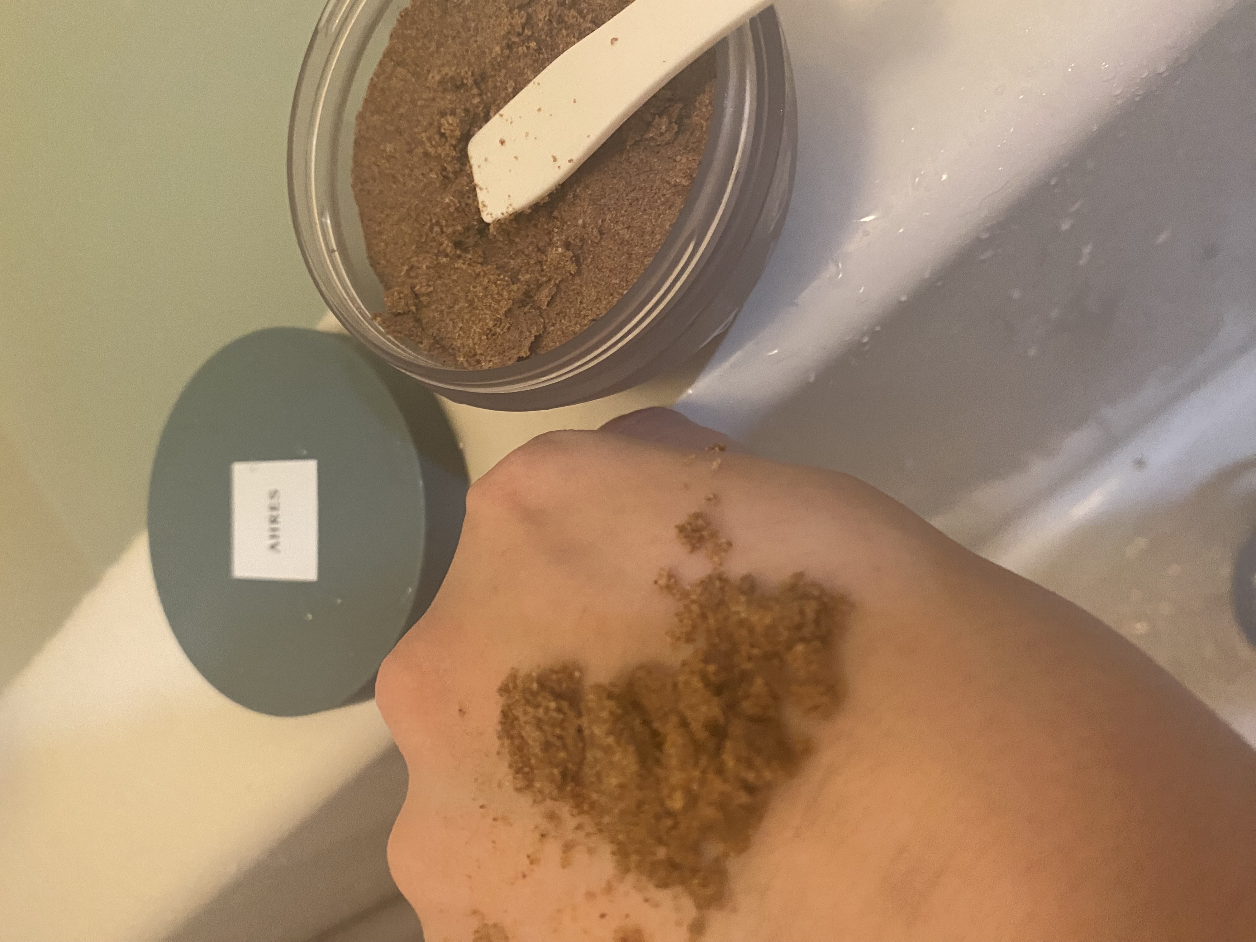 フェイススクラブ ブラッシャー VG/アーレス/スクラブ・ゴマージュを使ったクチコミ（3枚目）