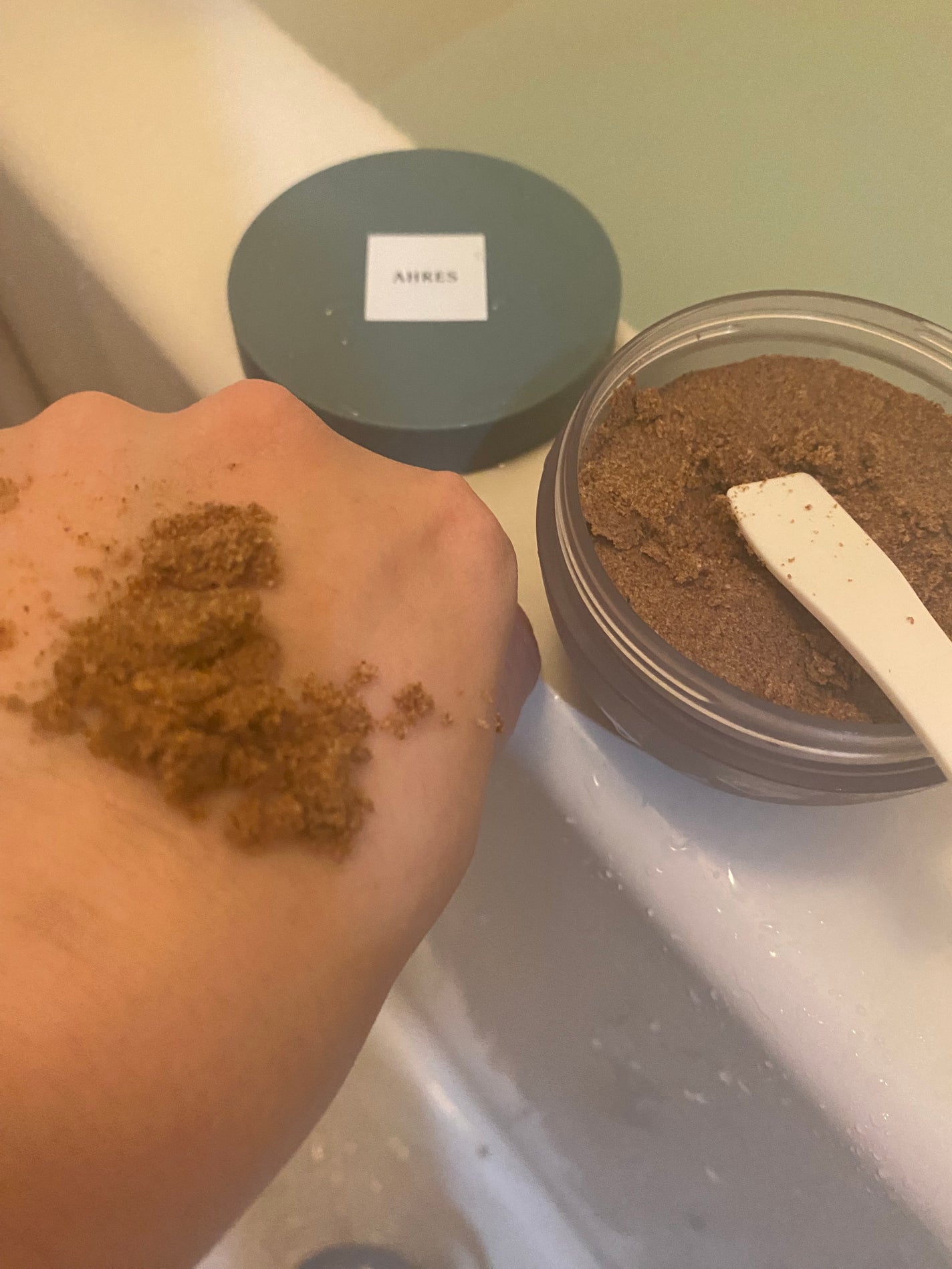 フェイススクラブ ブラッシャー VG/アーレス/スクラブ・ゴマージュを使ったクチコミ(3枚目)