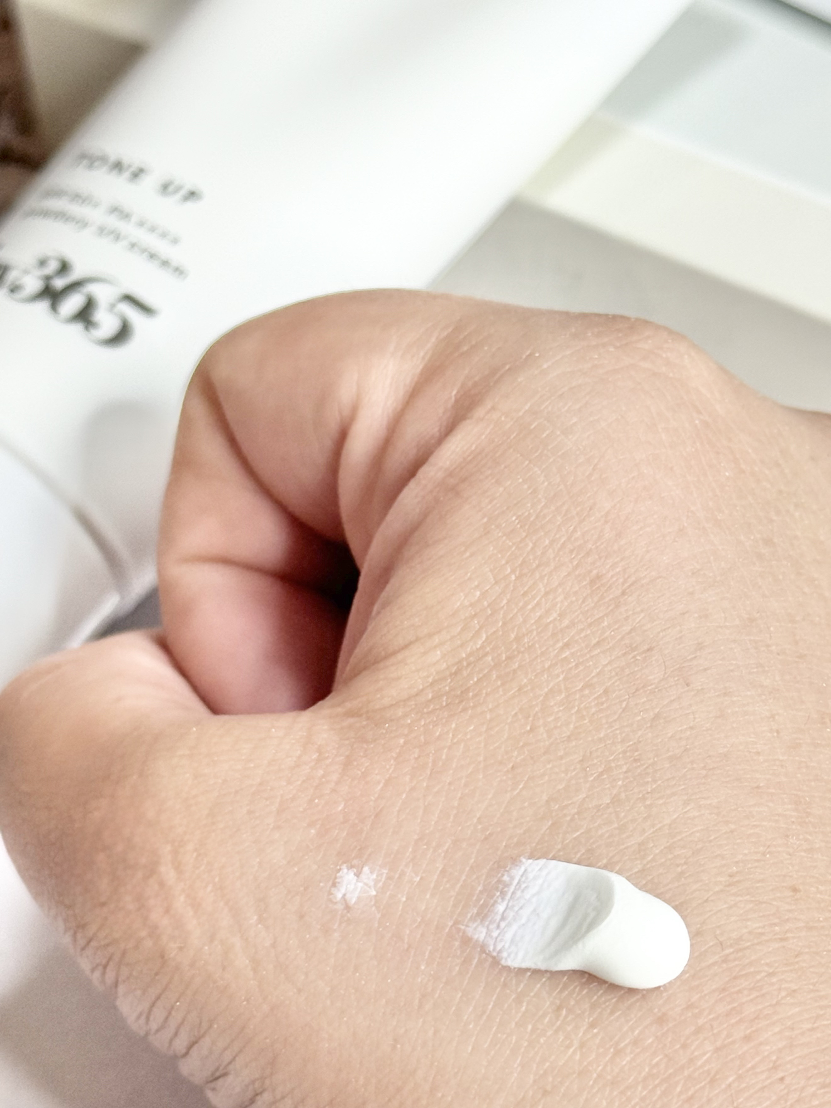 by365 パウダリーUVクリーム トーンアップ/ナリスアップ/日焼け止め・UVケアを使ったクチコミ（2枚目）