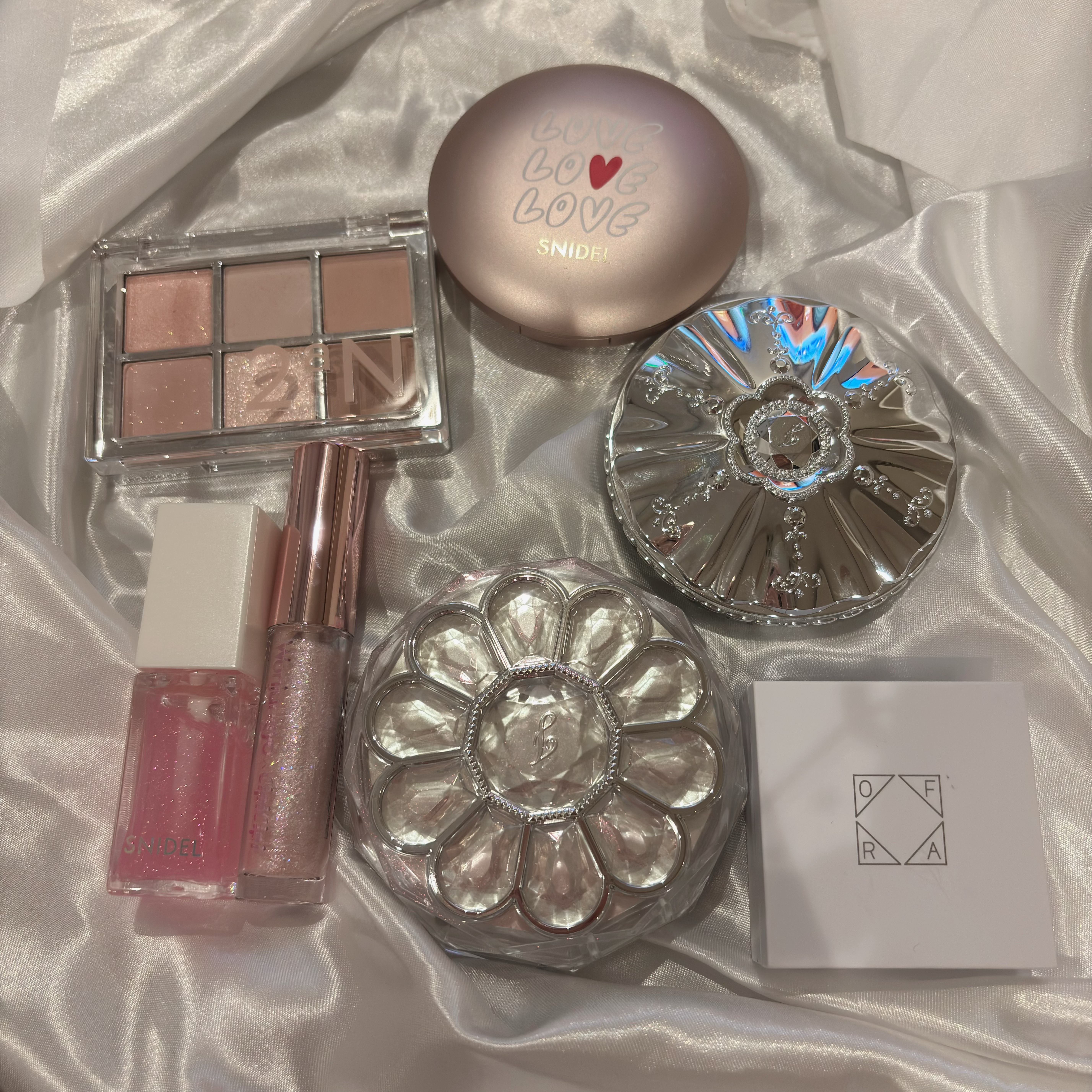 ジルスチュアート ブルームクチュール アイズ　ジュエルドブーケ/JILL STUART/アイシャドウパレットを使ったクチコミ（1枚目）