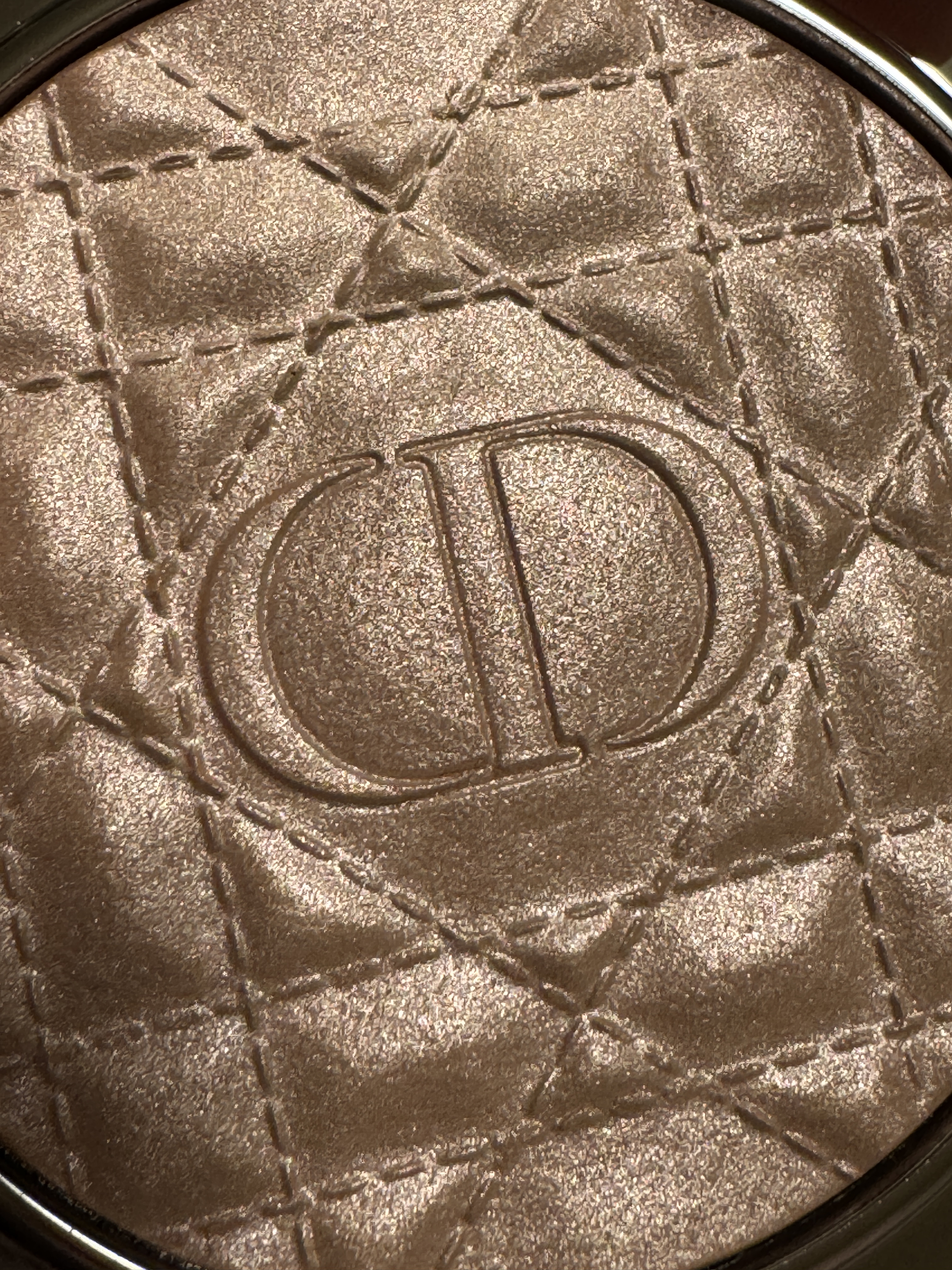 ディオールスキン フォーエヴァー グロウ ルミナイザー 03 ピンク ヘイロー/Dior/ハイライトを使ったクチコミ（3枚目）