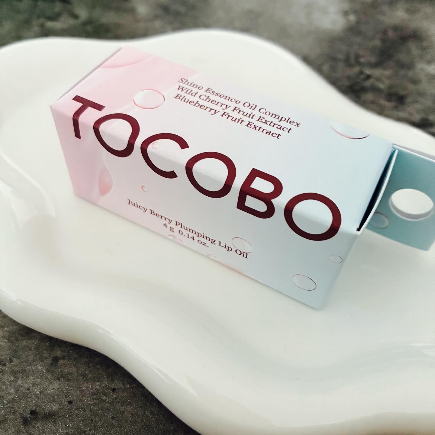 ジューシーベリープランピングリップオイル/TOCOBO/リップグロスを使ったクチコミ（2枚目）