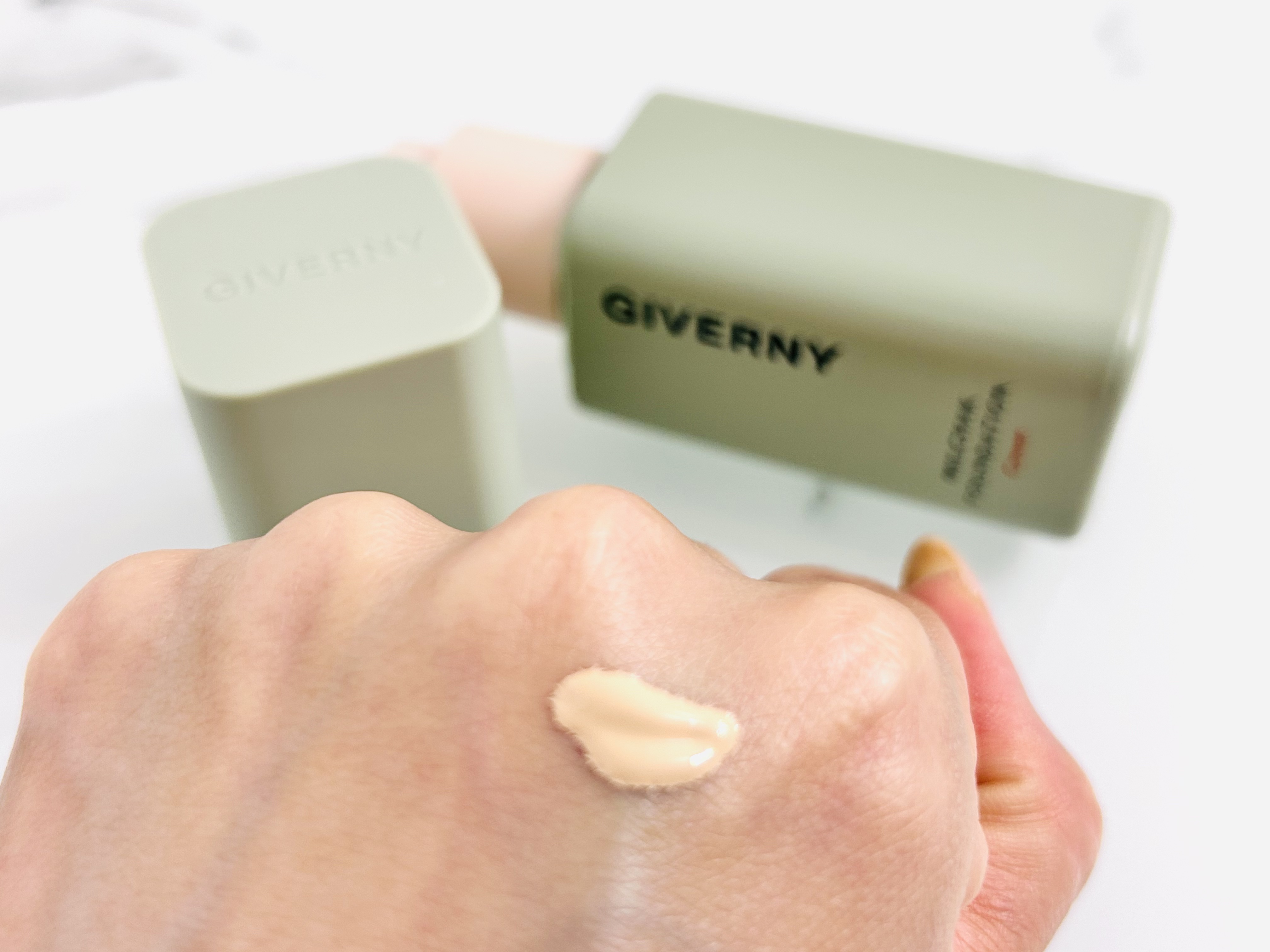 ジヴェルニー 密着カバーファンデーション/GIVERNY/リキッドファンデーションを使ったクチコミ（2枚目）