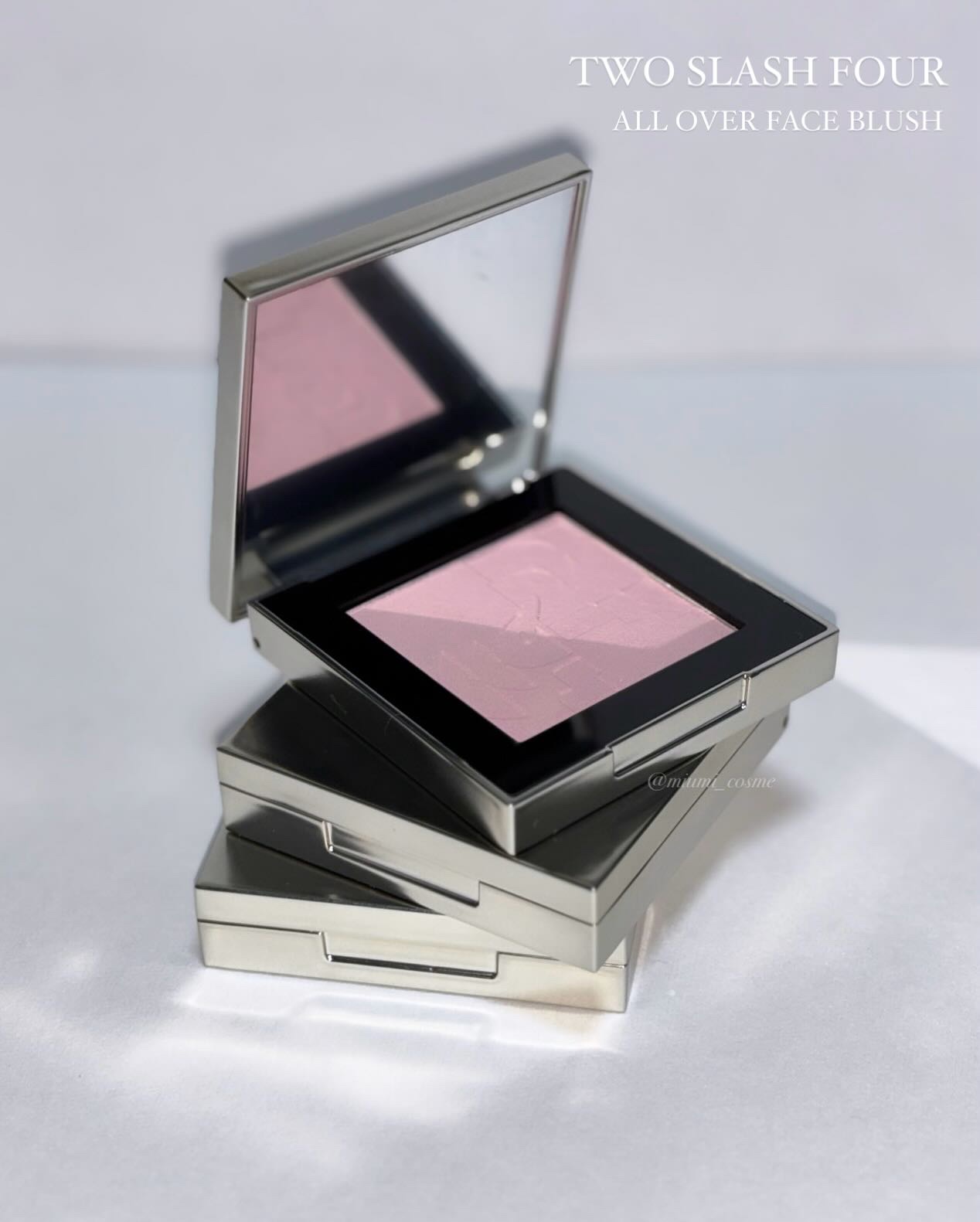 オールオーバーフェイスブラッシュ/TWO SLASH FOUR/パウダーチークを使ったクチコミ（2枚目）