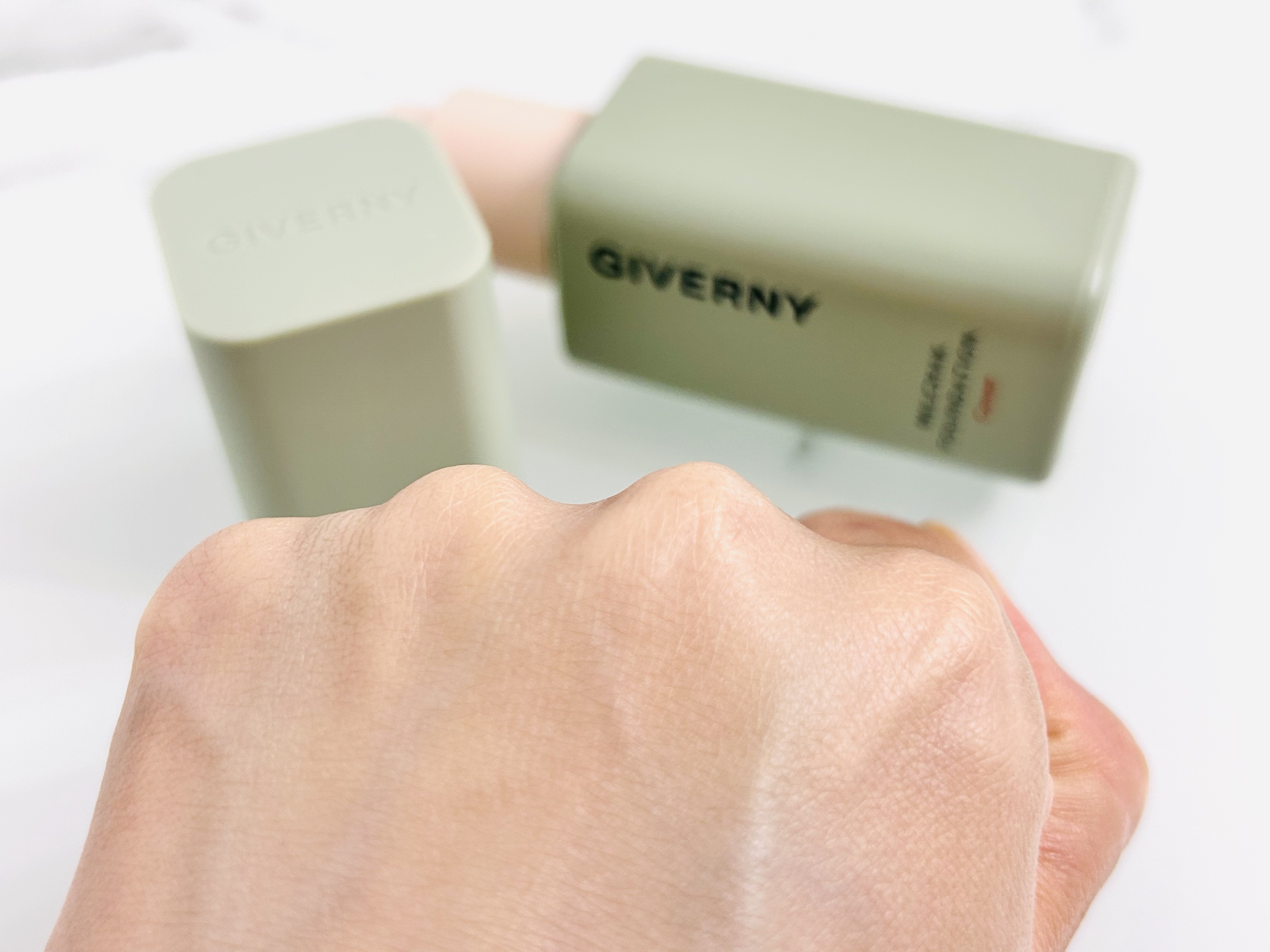 ジヴェルニー 密着カバーファンデーション/GIVERNY/リキッドファンデーションを使ったクチコミ（3枚目）