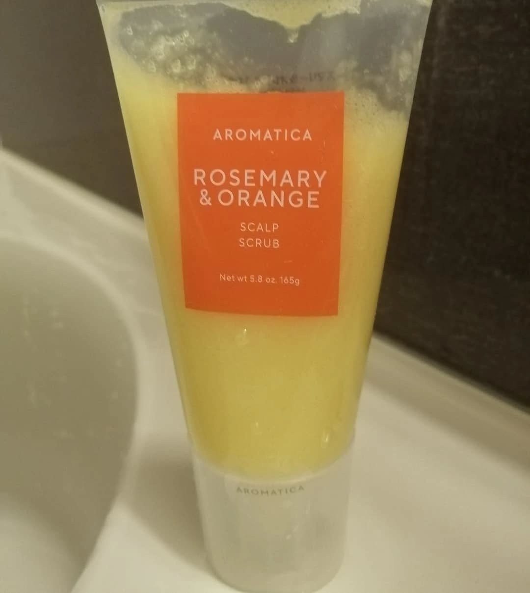 ローズマリー＆オレンジ スカルプスクラブ/AROMATICA/ヘッドスクラブを使ったクチコミ（1枚目）