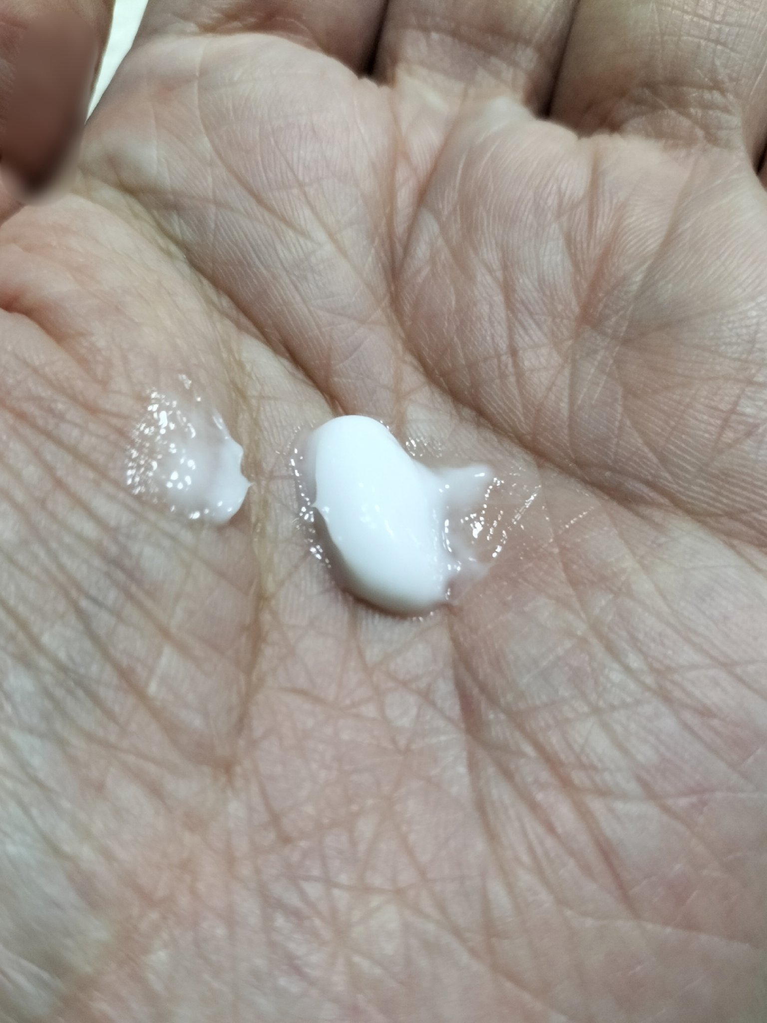 バニラ＆オーキッド ハンドクリーム/イヴ・ロシェ/ハンドクリームを使ったクチコミ（3枚目）