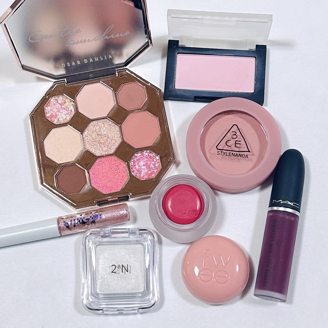 シークレットガーデンパレット  #ティーパーティー (GENTLE SUNSHINE COLLECTION)/DEAR DAHLIA/マルチパレットを使ったクチコミ（1枚目）