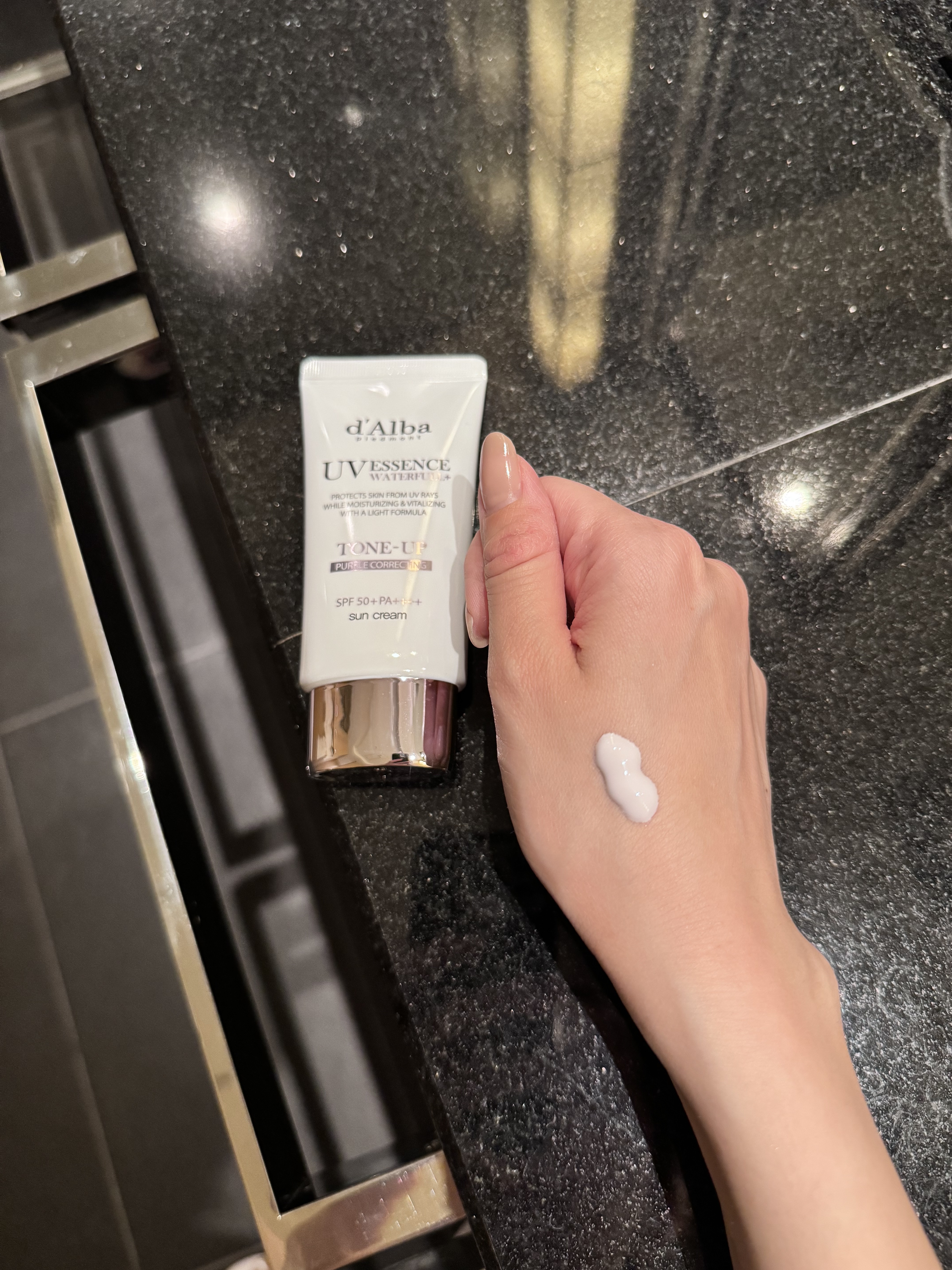 ダルバ ウォータフル トーンアップ サンクリーム(パープル)/ダルバ/日焼け止めクリームを使ったクチコミ（3枚目）