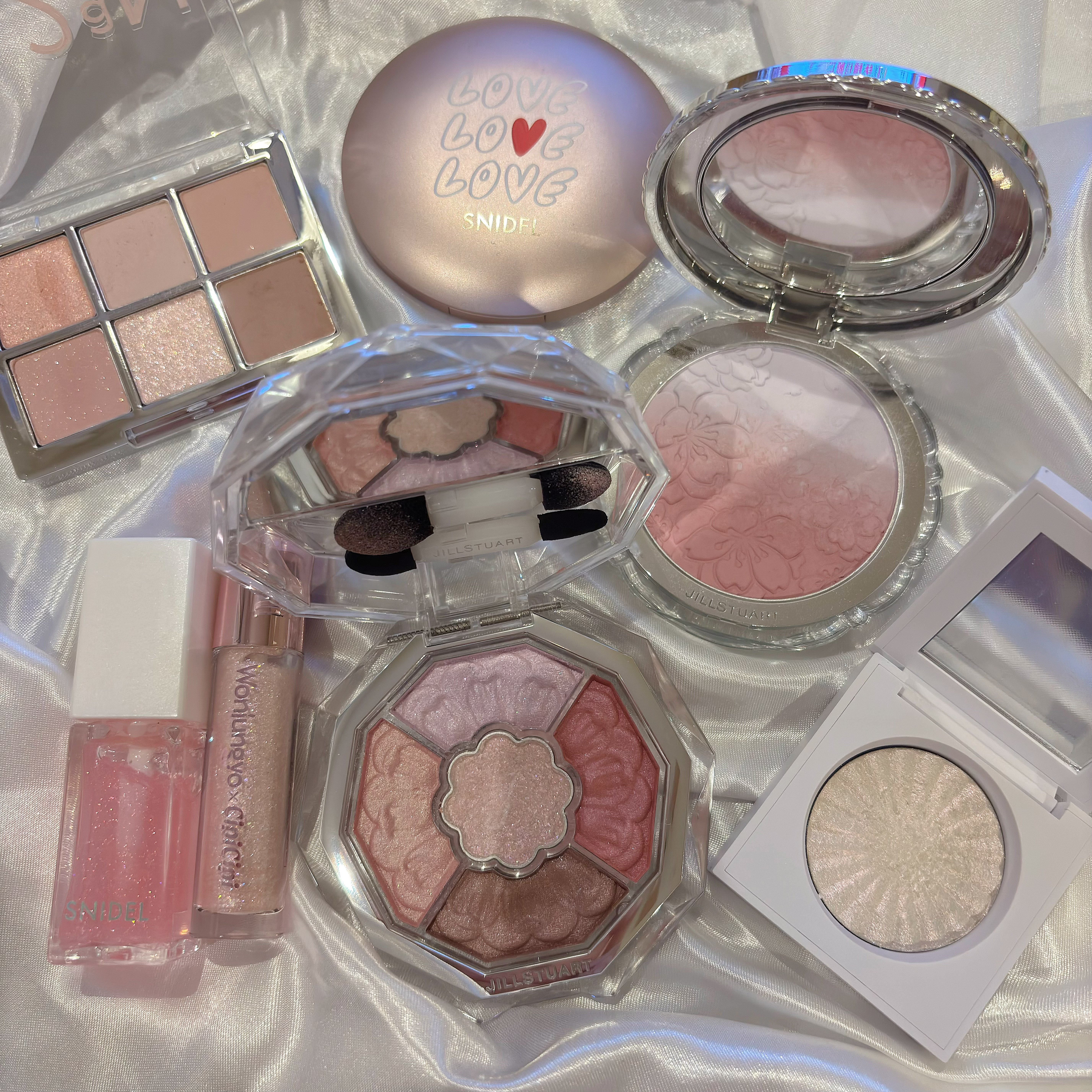 ジルスチュアート ブルームクチュール アイズ　ジュエルドブーケ/JILL STUART/アイシャドウパレットを使ったクチコミ（2枚目）