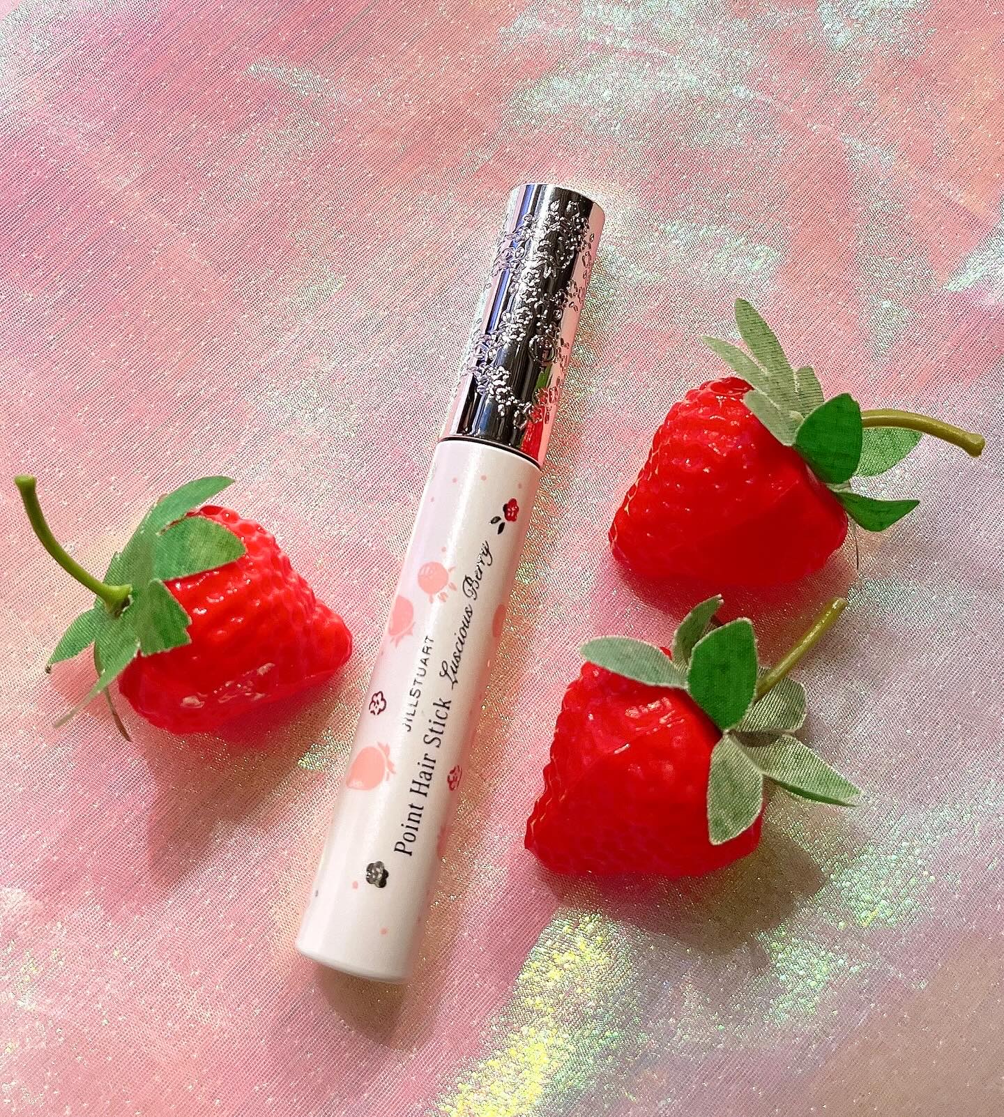 JILL STUART ジルスチュアート ラシャスベリー ポイントヘアスティックのクチコミ「JILLSTUART
Point Hair Stick
〜🍓Luscious Berry🍓〜
.....」（1枚目）